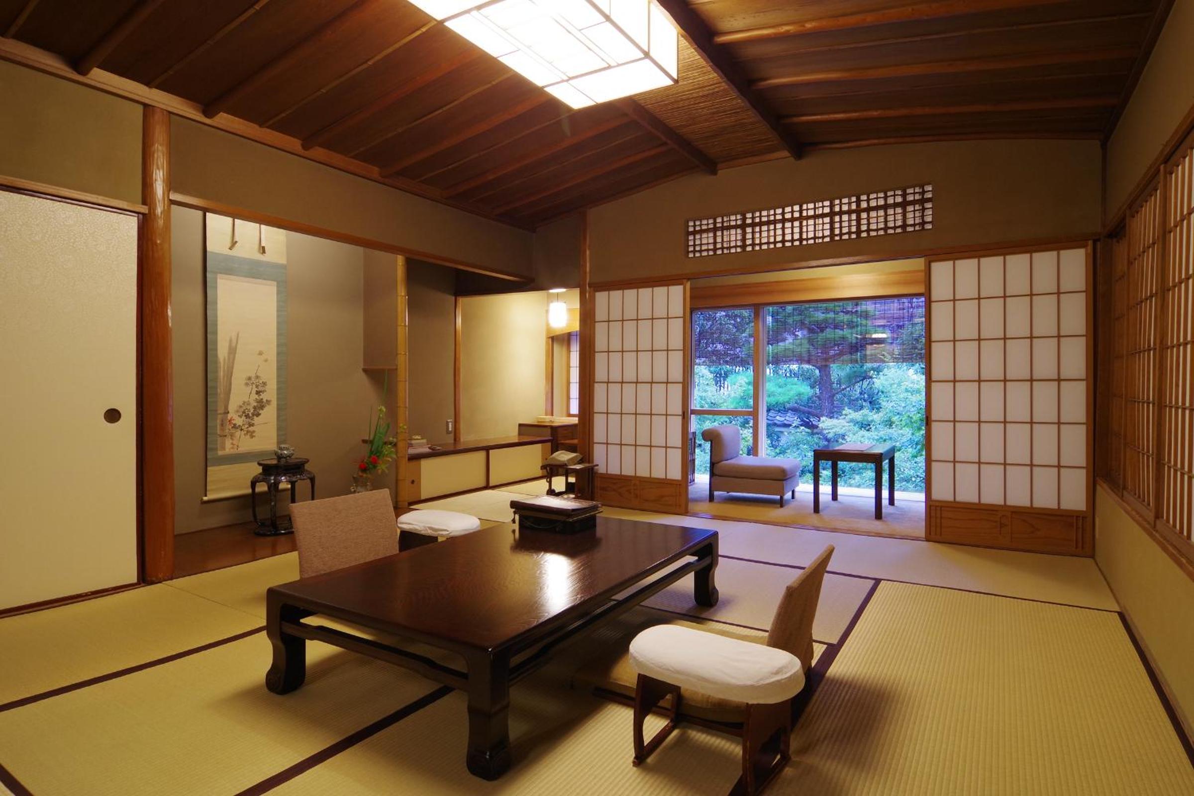Hiiragiya