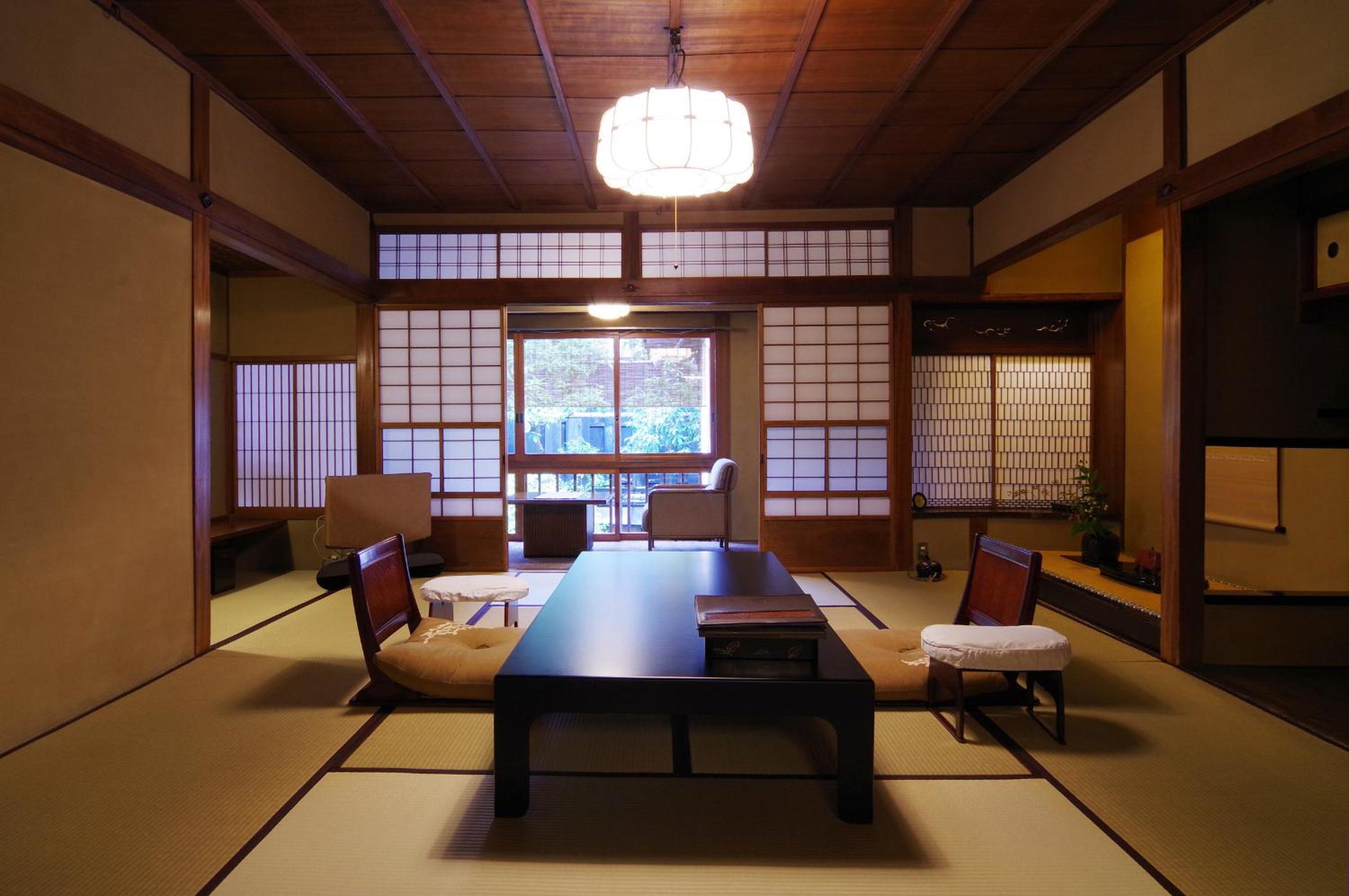 Hiiragiya