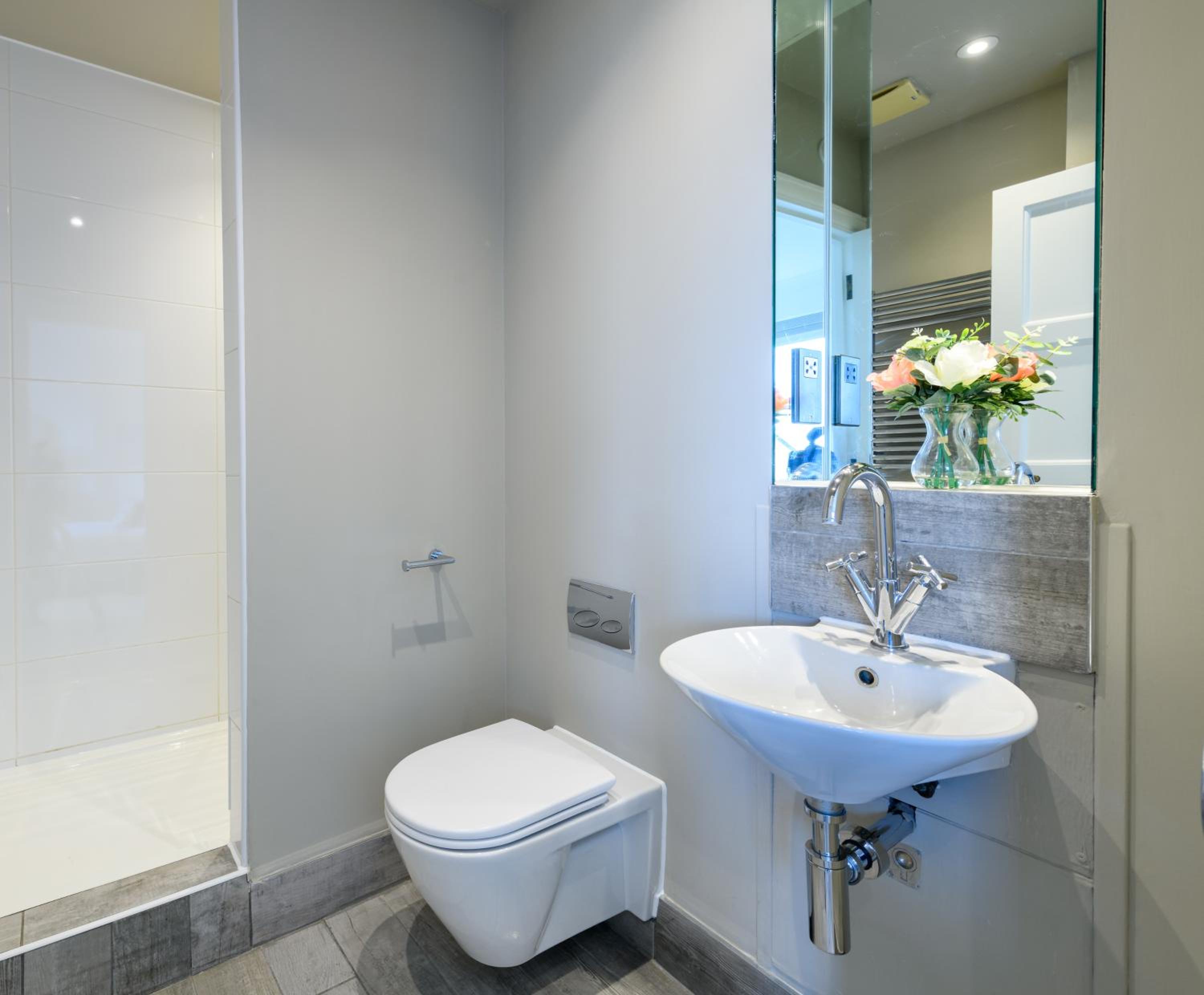 Holm House - Stylish Coastal Suites - HEDD Spa - Silures Bar & Restaurant, photo 77