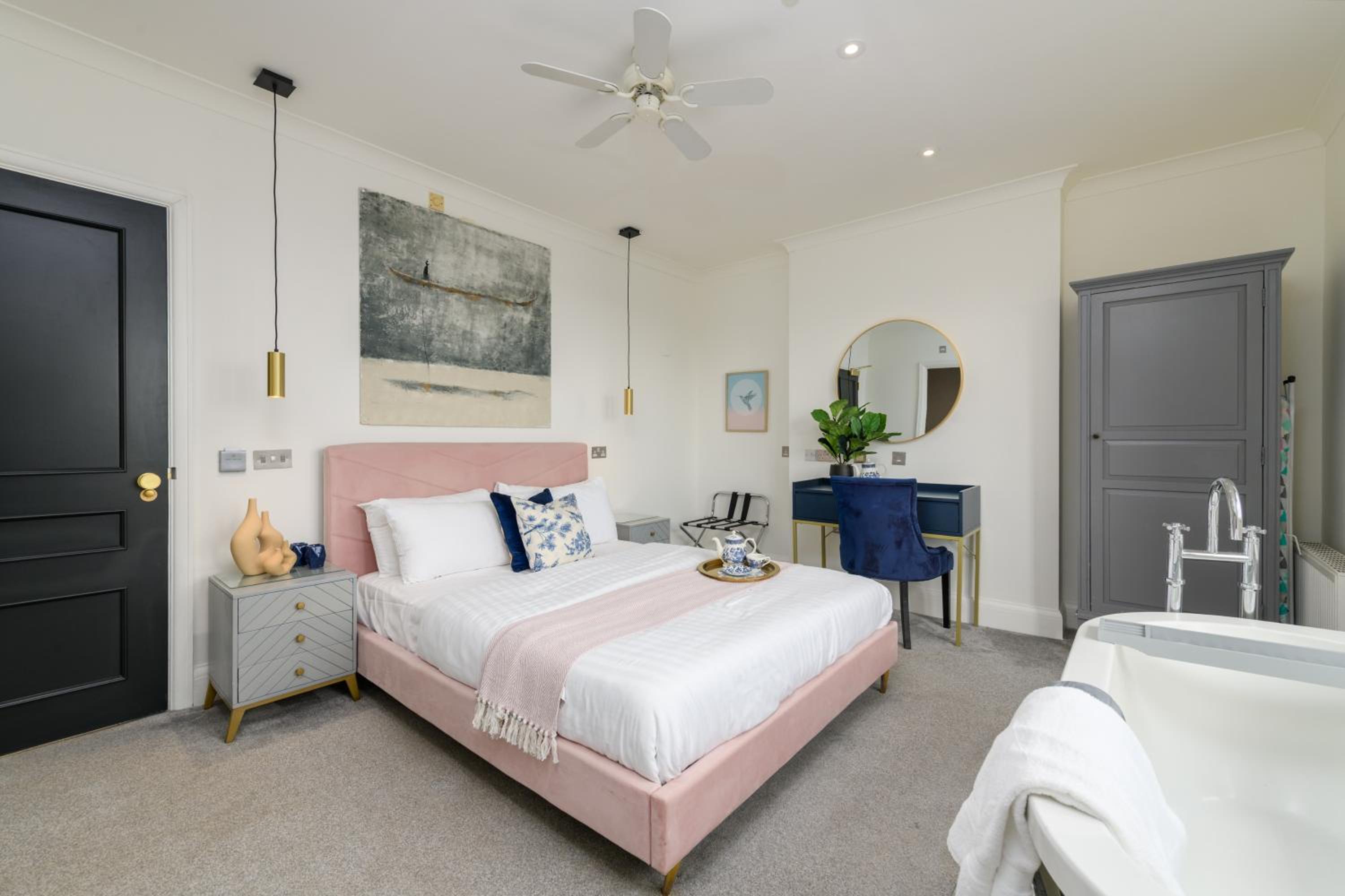 Holm House - Stylish Coastal Suites - HEDD Spa - Silures Bar & Restaurant, photo 48