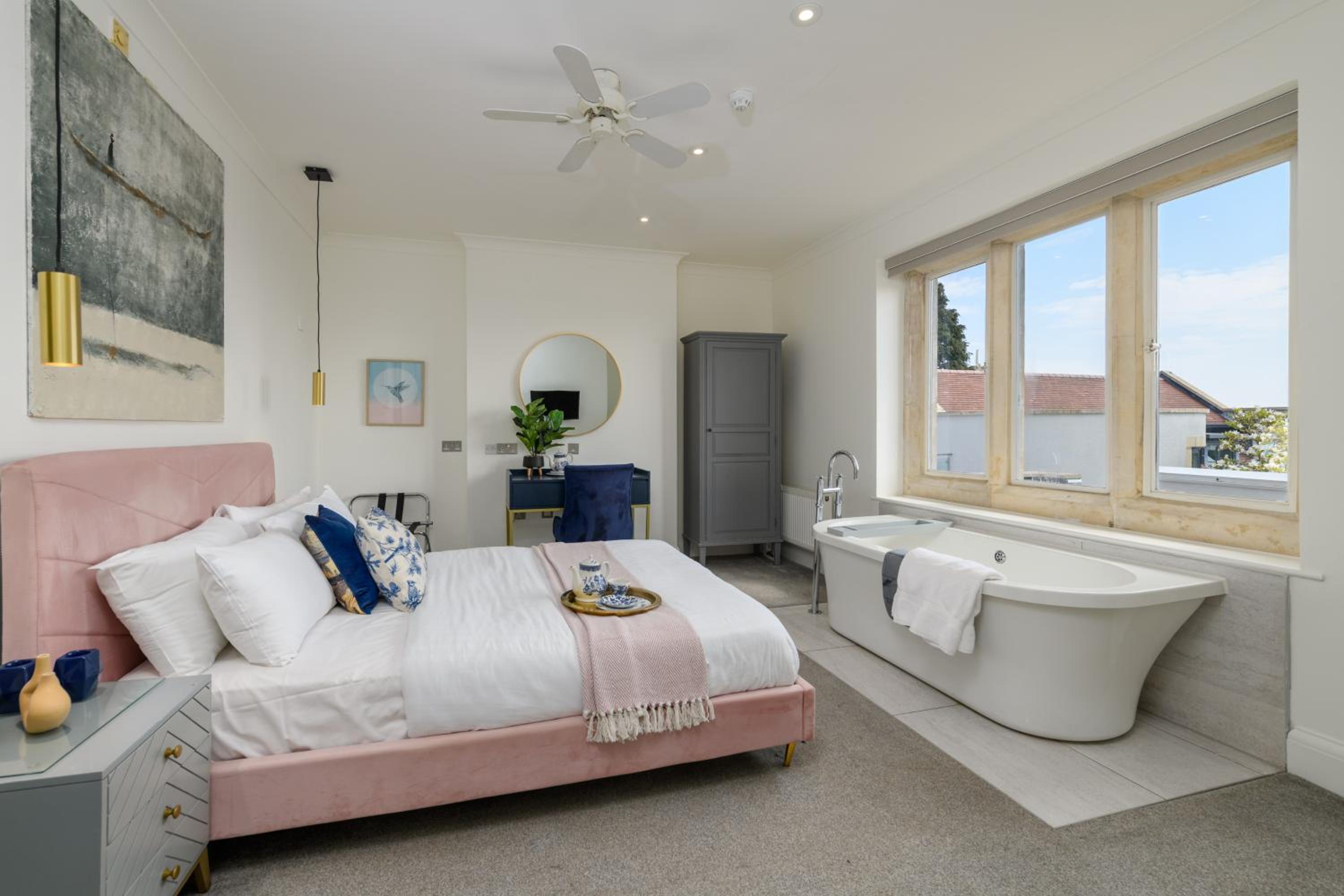 Holm House - Stylish Coastal Suites - HEDD Spa - Silures Bar & Restaurant, photo 31