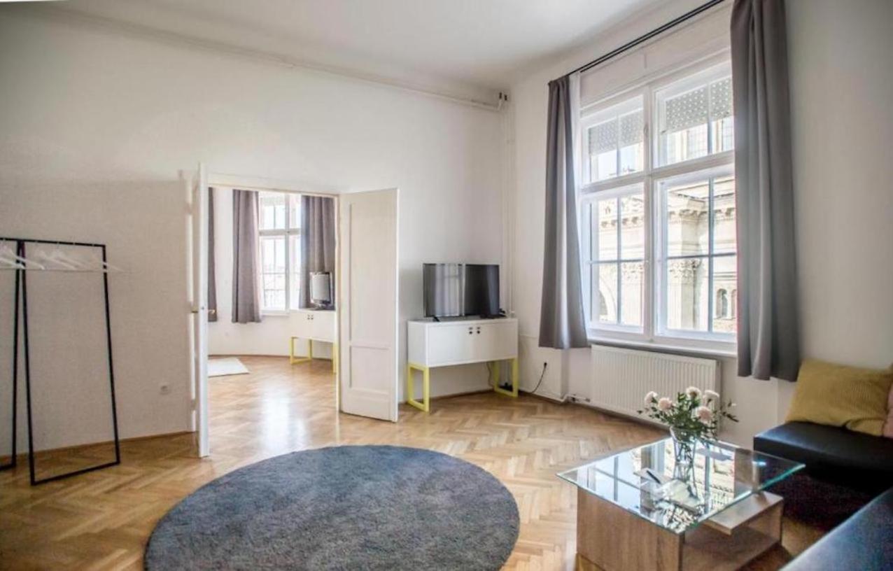 Rumor Apartments