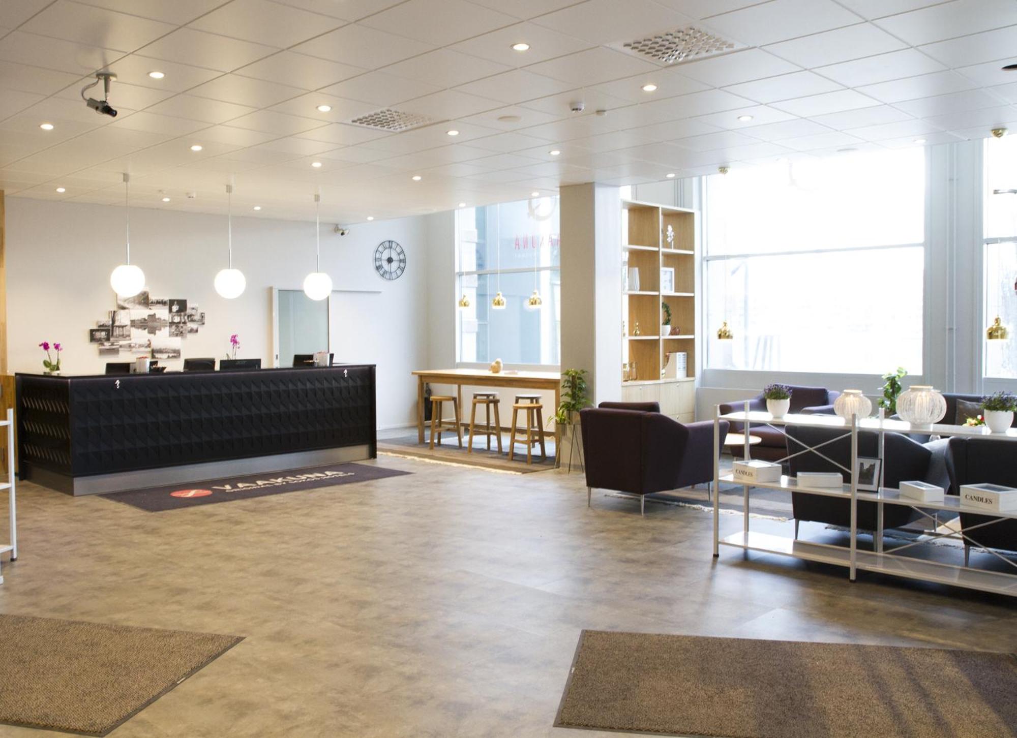 Reception & Lobby