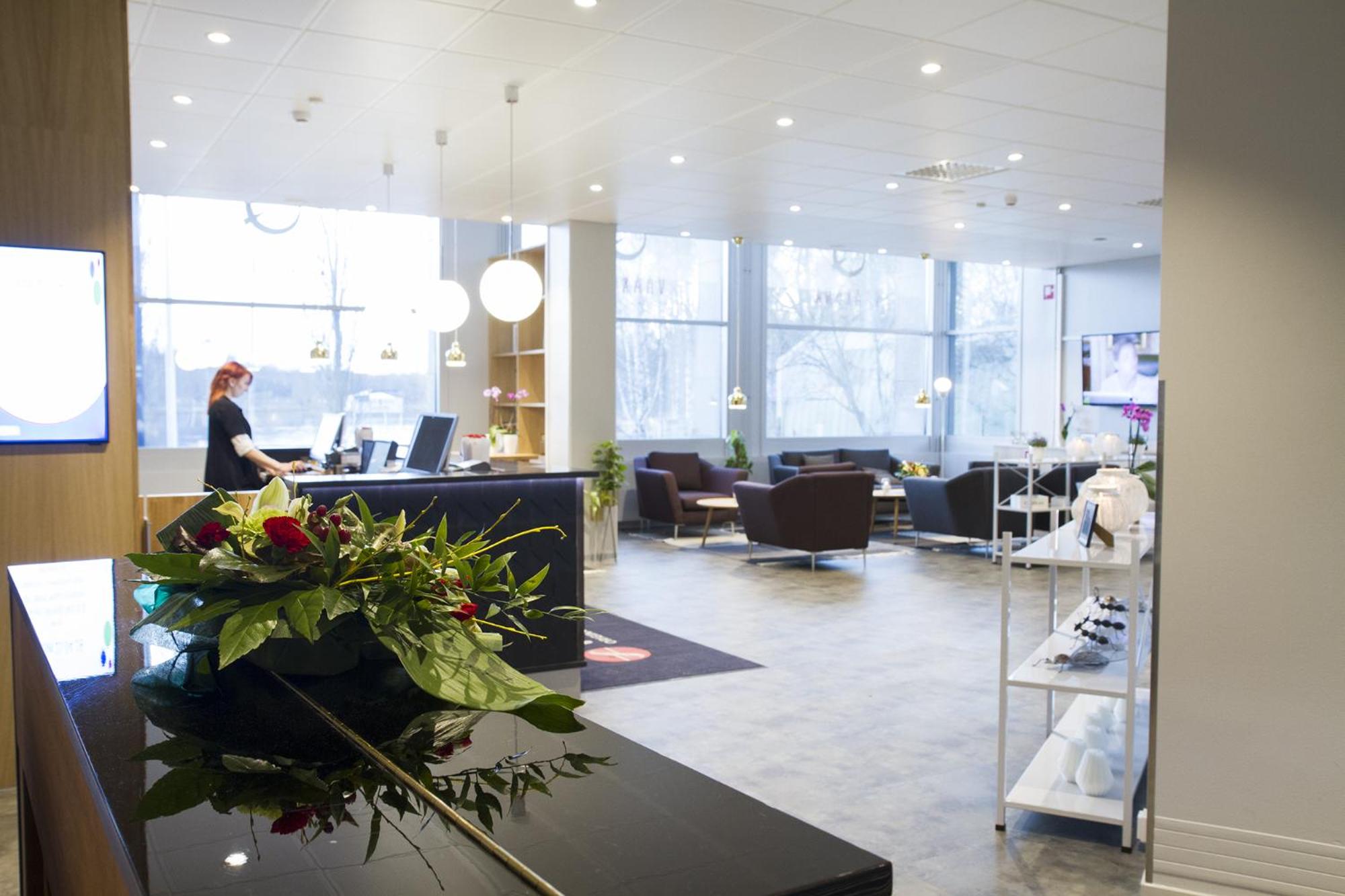 Reception & Lobby