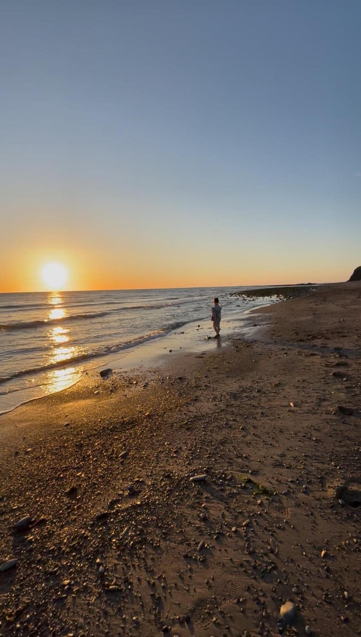 Welsh Bayview Retreat 2-Bed Caravan & 2-Bed Chalet at Clarach Bay Holiday Village