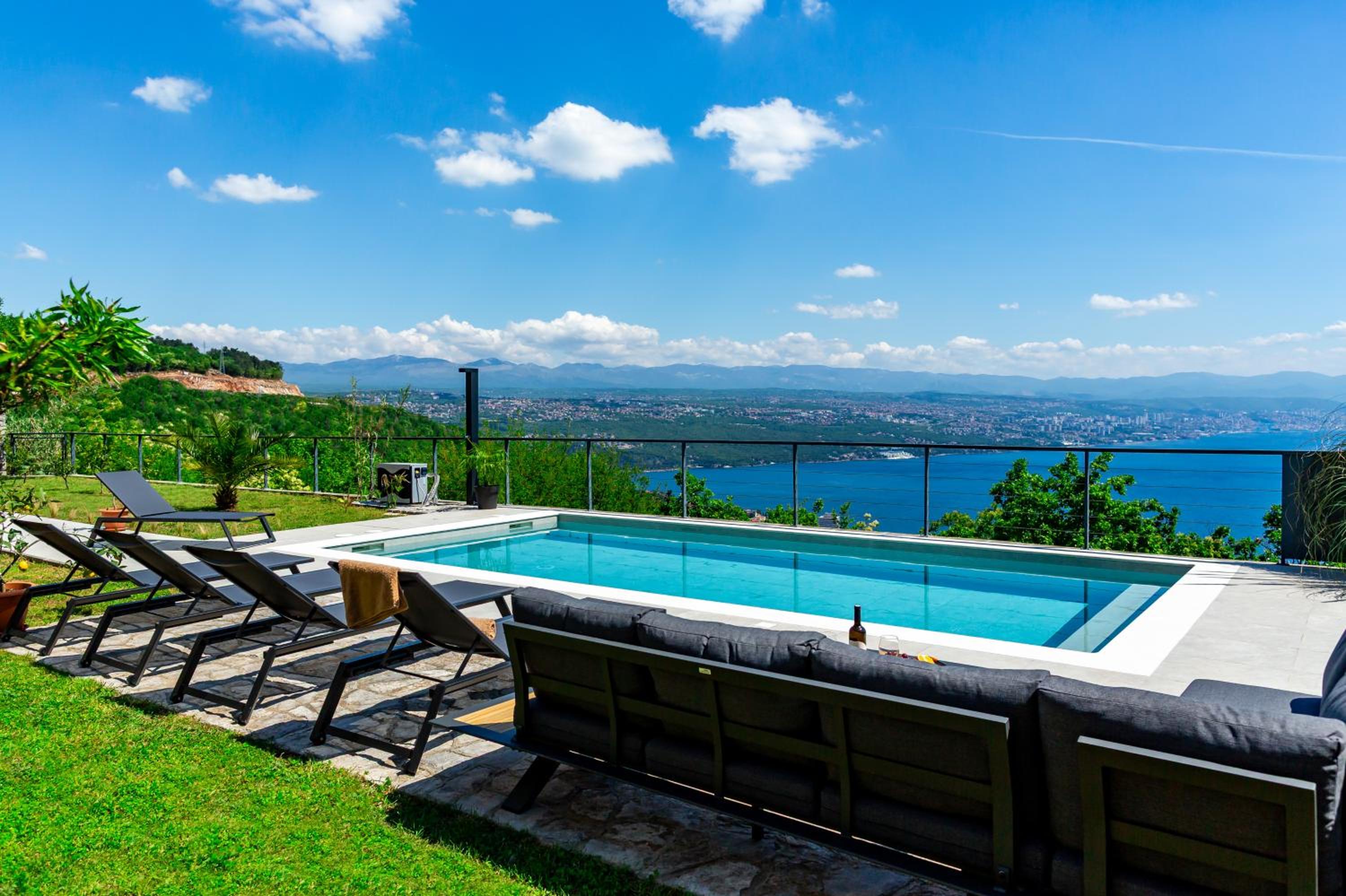 Villa K Opatija with a heated pool, gym, sauna, astonishing sea view