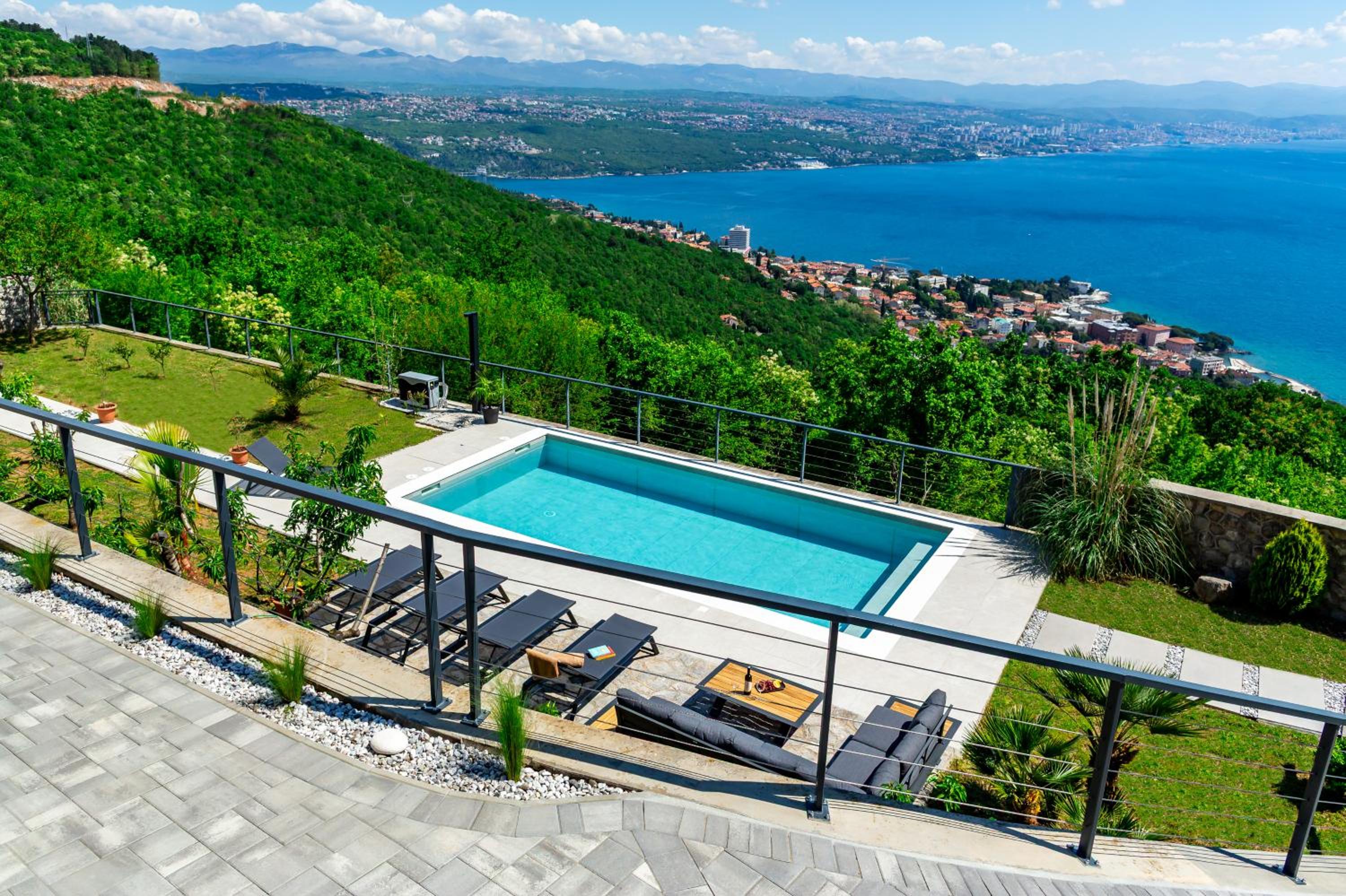 Villa K Opatija with a heated pool, gym, sauna, astonishing sea view