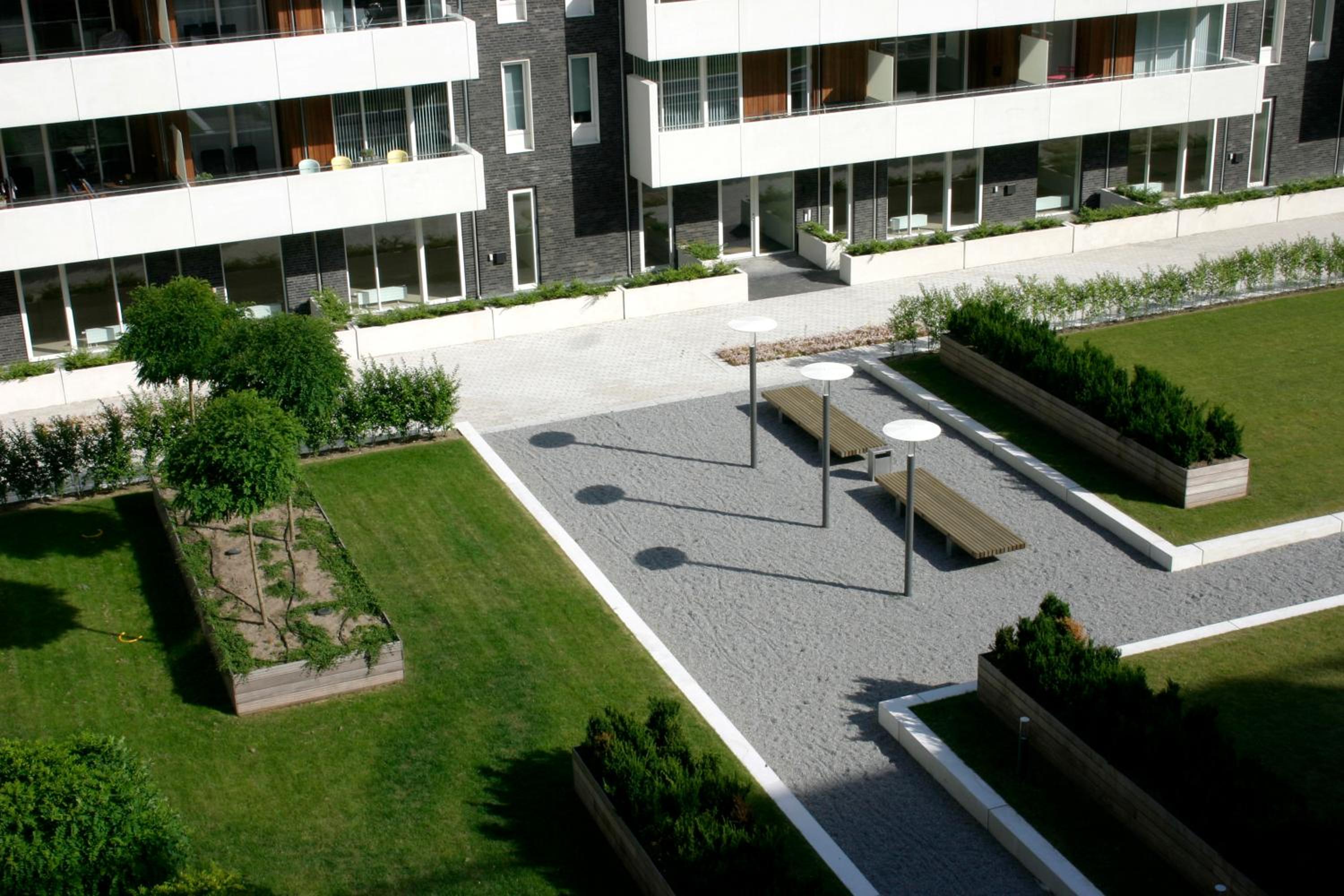 Modern Apartment with Balcony near Tivoli & Metro view 3
