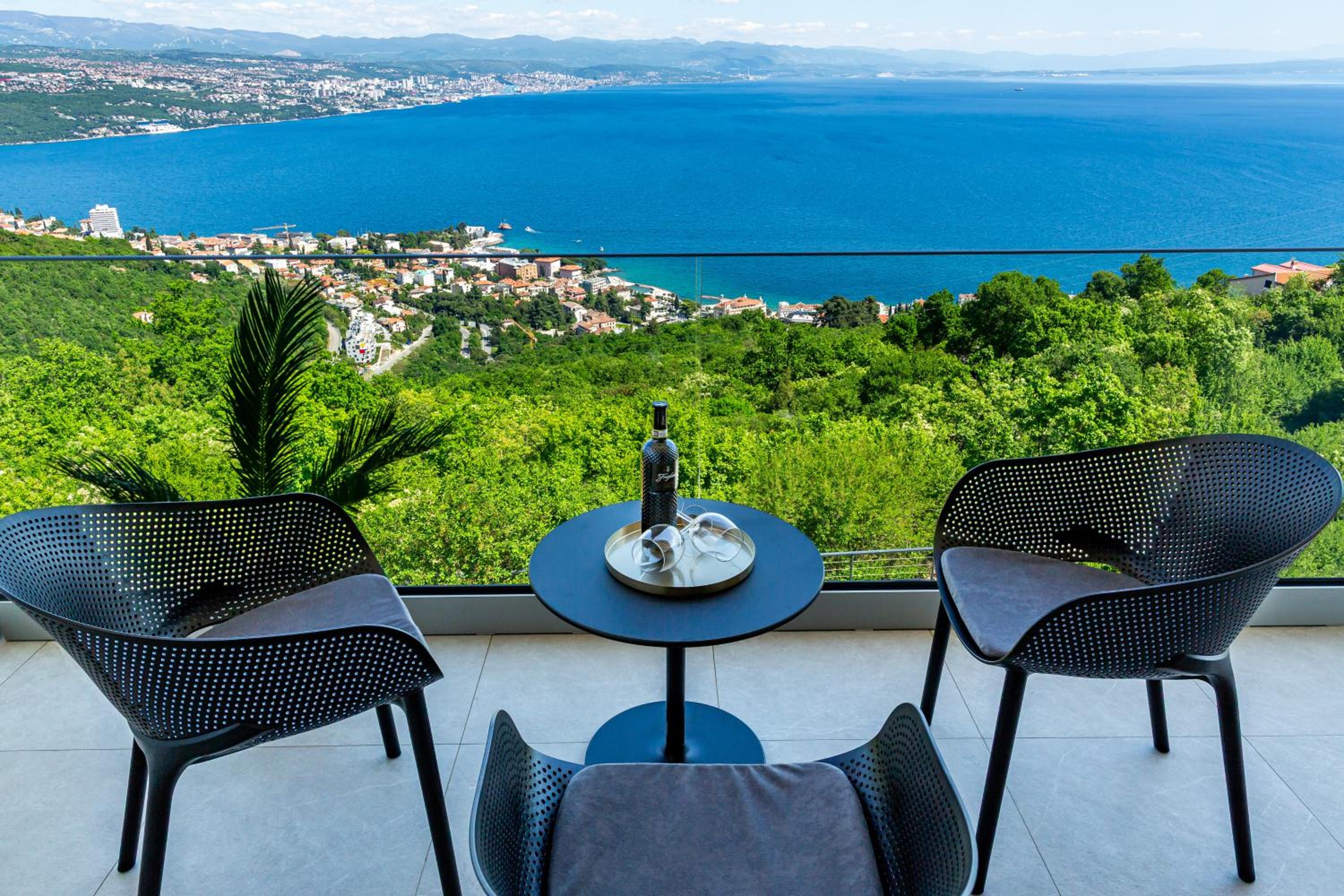 Villa K Opatija with a heated pool, gym, sauna, astonishing sea view