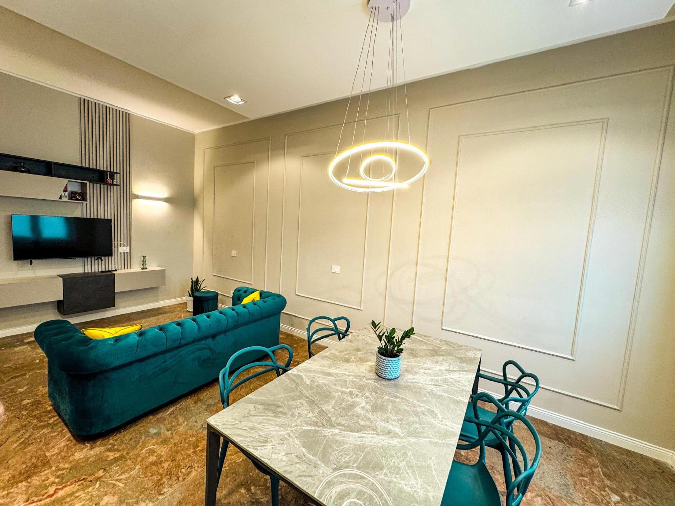 Upper San Pietro elegant flat on metro A with a view