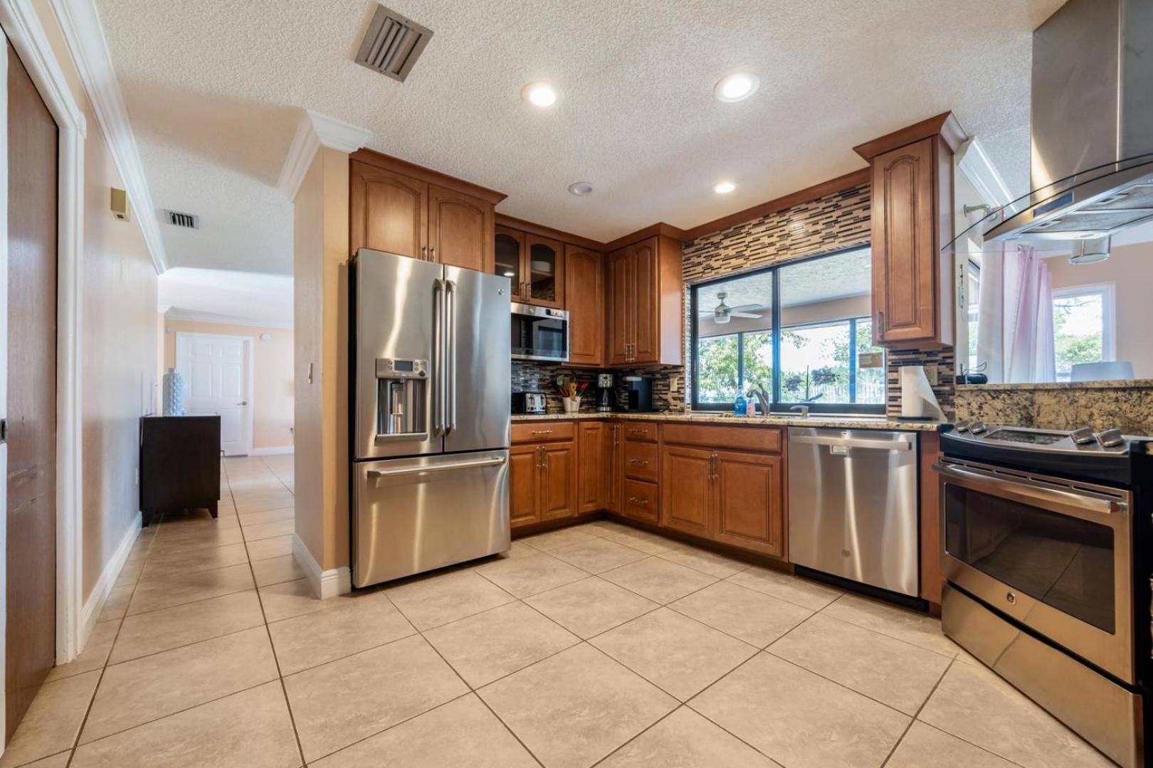 Renovated 3BR Dog Friendly Pond View WD