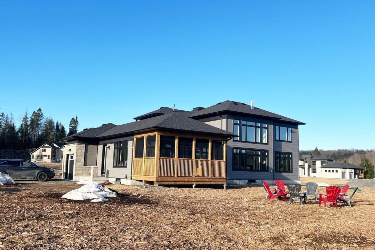 Entire Home in Lake of Bays -Huntsville Muskoka Algonquin
