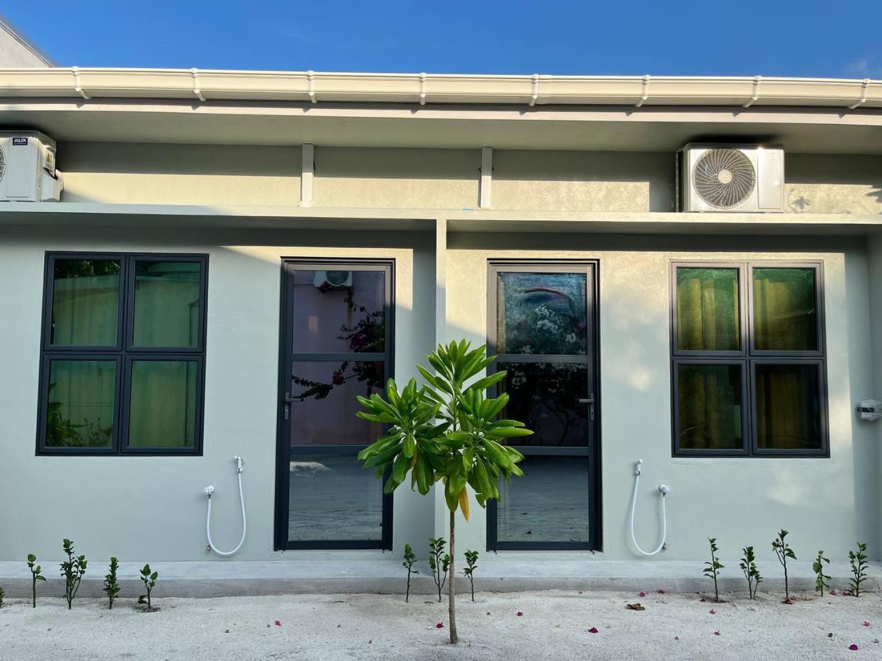 Naares Inn Dhigurah