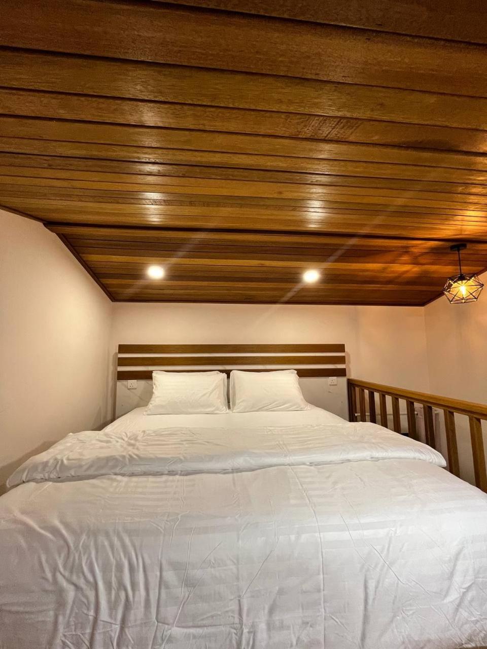 Naares Inn Dhigurah