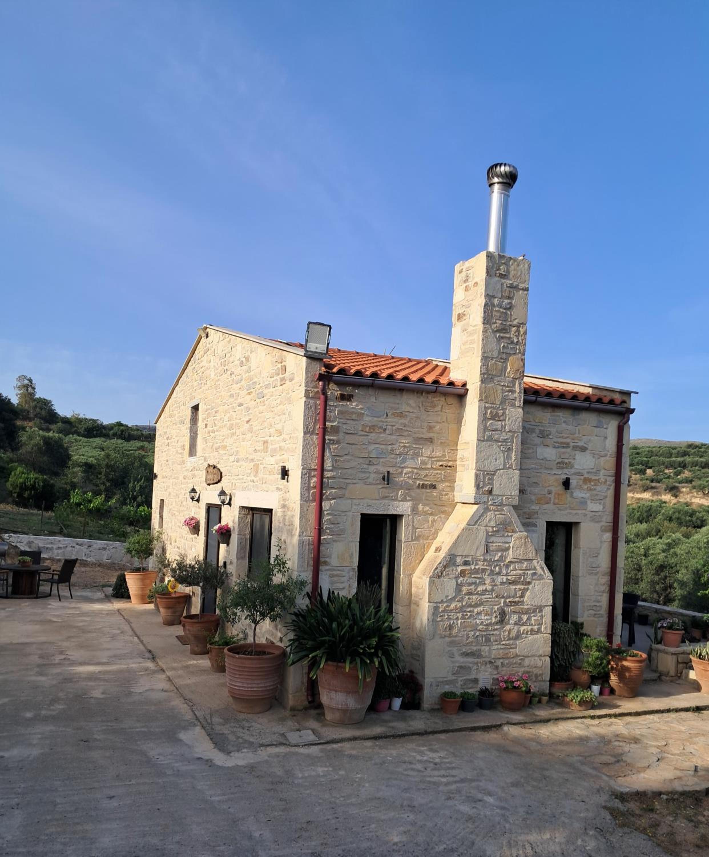 OLIVE LAND - ΓΗ ΤΗΣ ΕΛΙΑΣ / STONE VILLA.