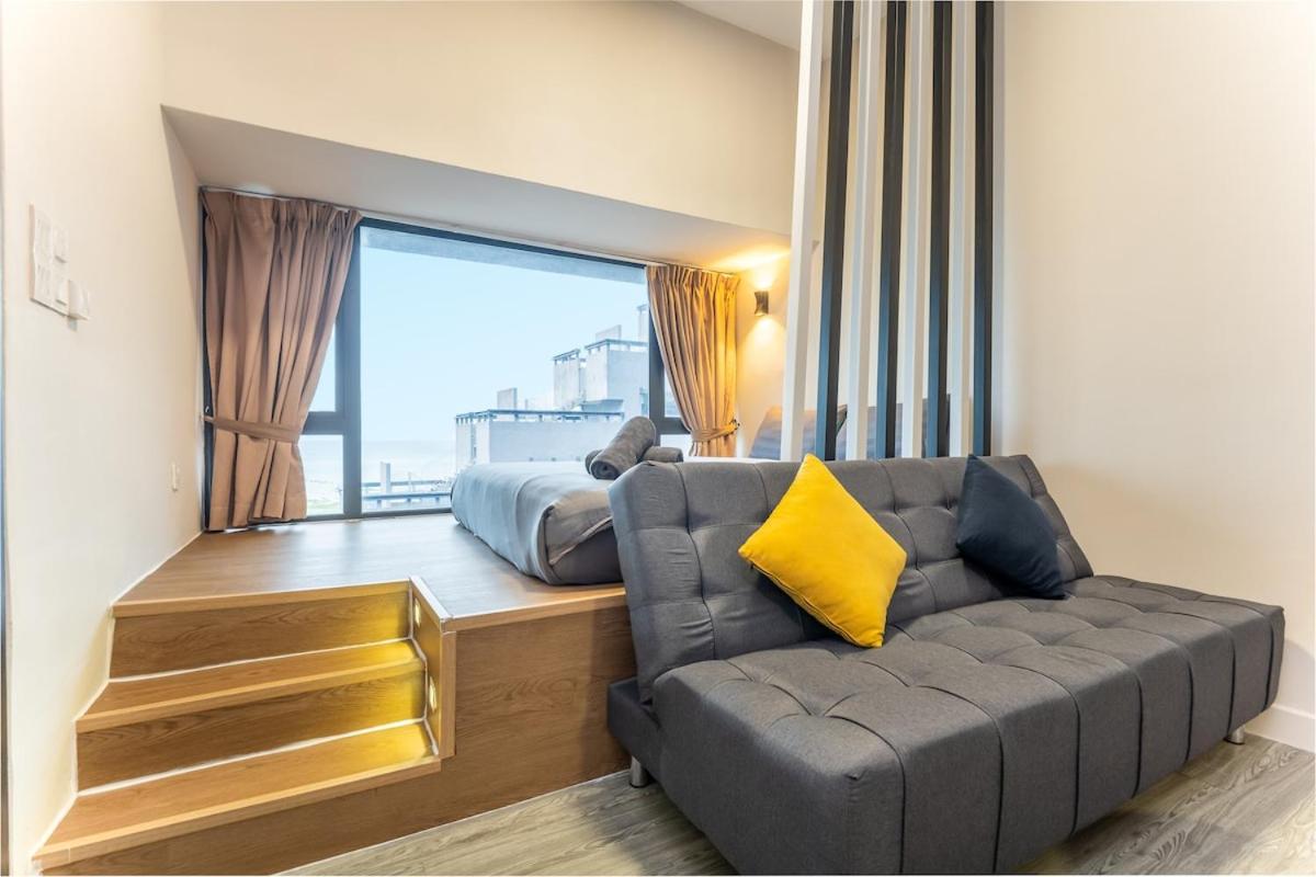 Imperio A2213A with Bathtub 3pax free Wifi Parking