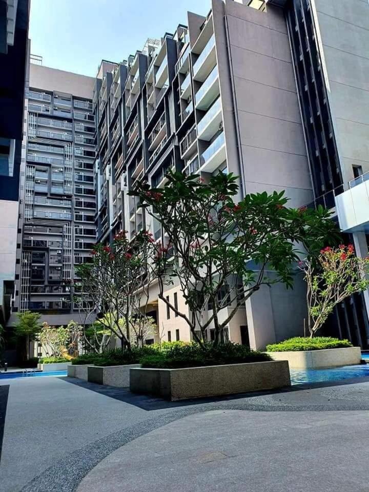Imperio A2213A with Bathtub 3pax free Wifi Parking