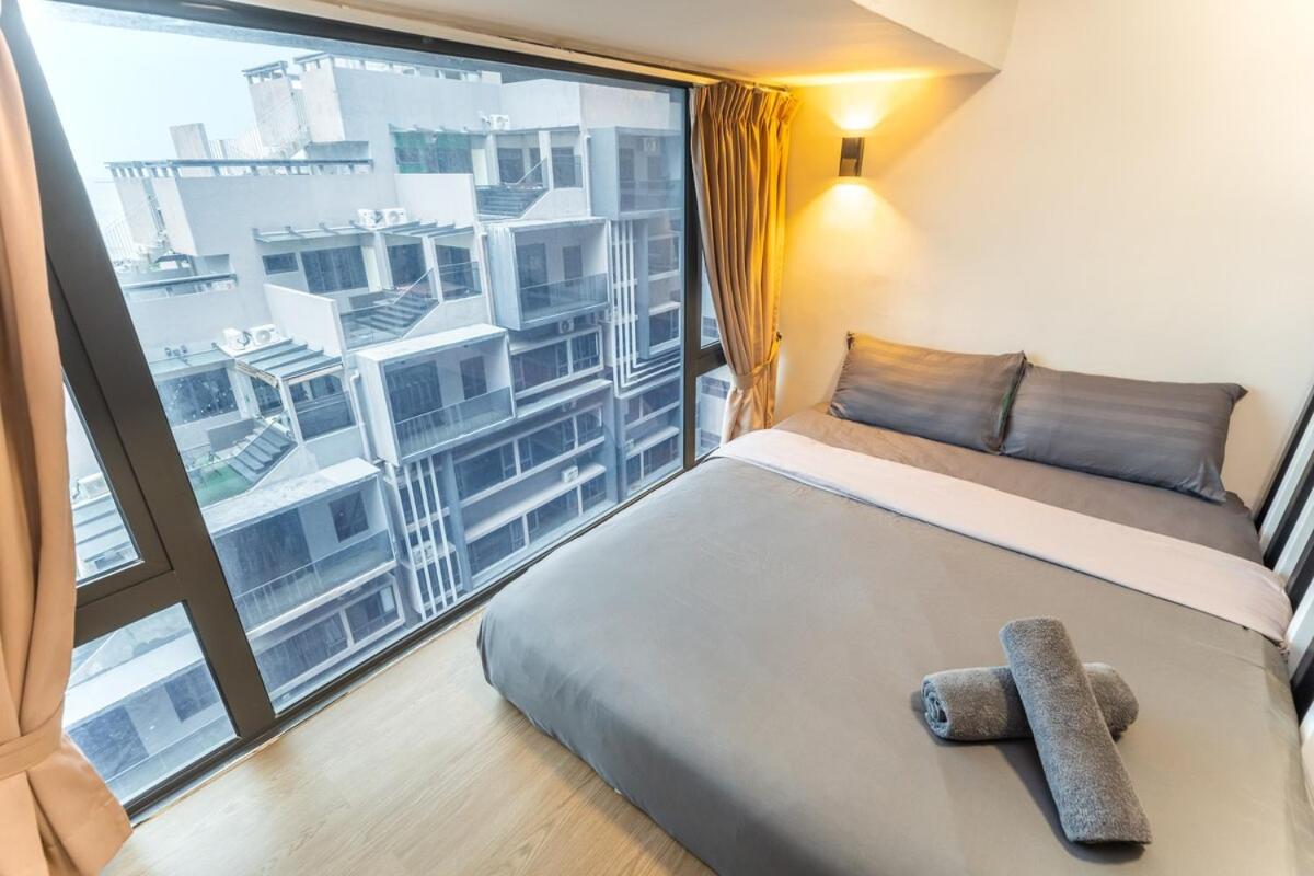 Imperio A2213A with Bathtub 3pax free Wifi Parking