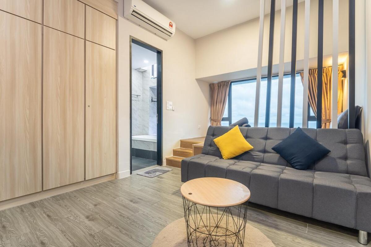 Imperio A2213A with Bathtub 3pax free Wifi Parking