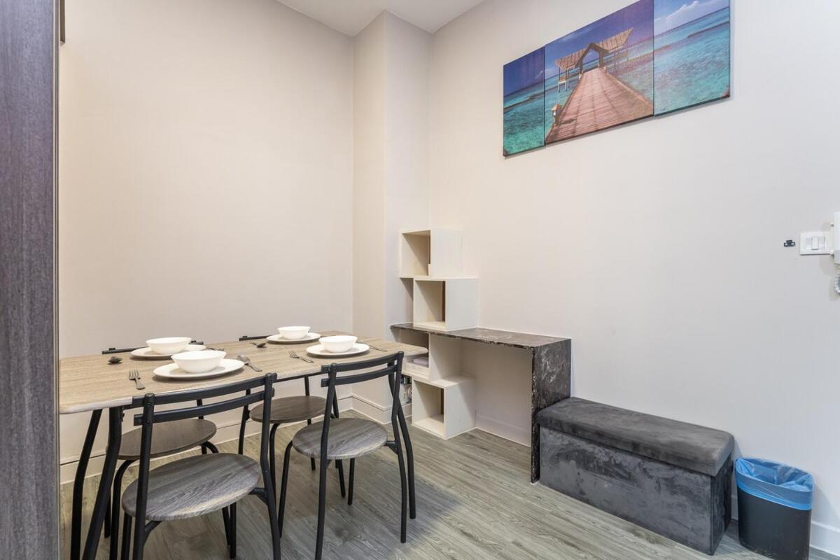 Imperio A2213A with Bathtub 3pax free Wifi Parking