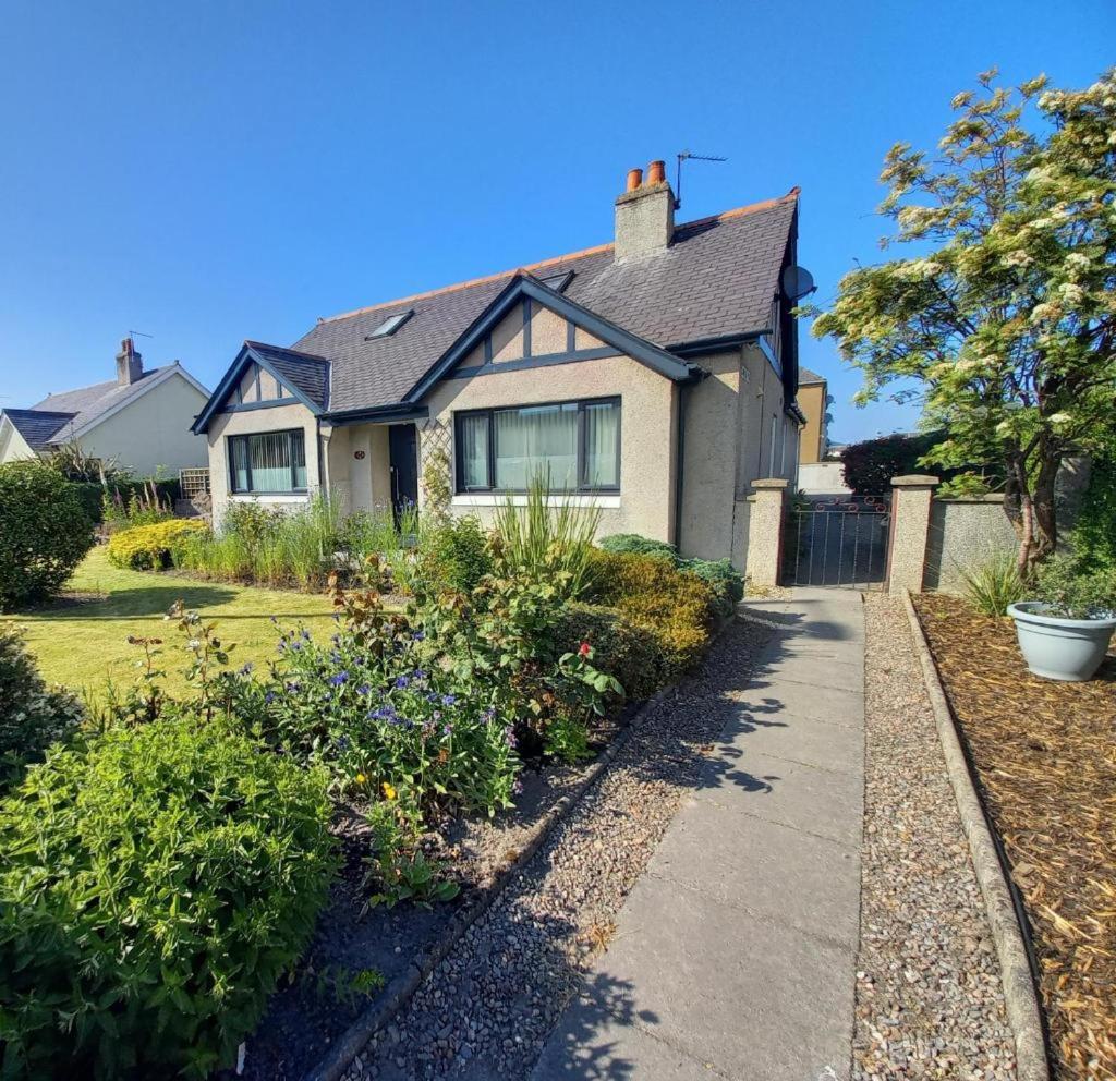 THE KEMPS 7bed 6 bathroom PARKING for 3 vehicles Ideal for contractors Next to LIDLE part of Langleycottageandapartments portfolio REDUCTION FOR LONG STAYS
