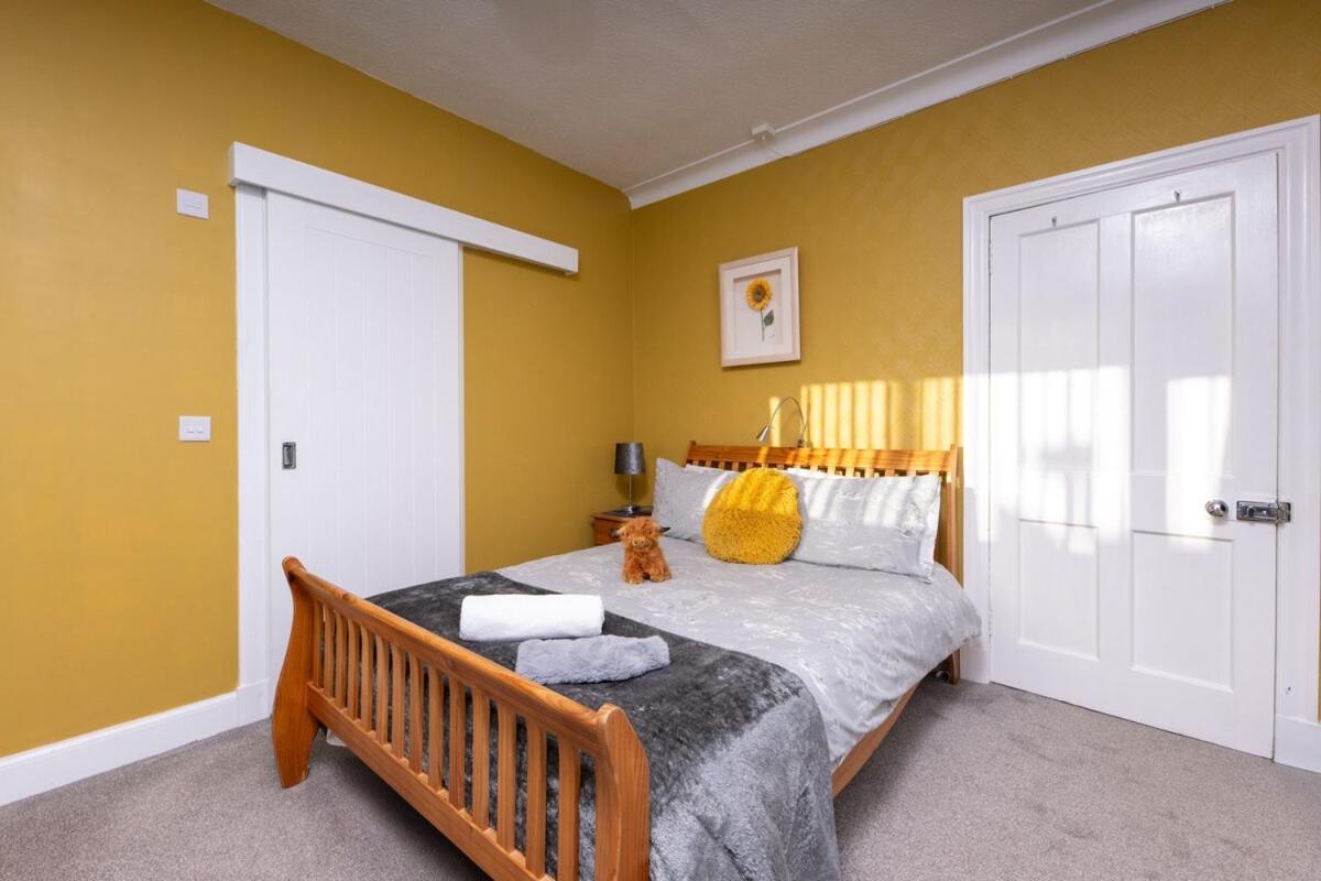 THE KEMPS 7bed 6 bathroom PARKING for 3 vehicles Ideal for contractors Next to LIDLE part of Langleycottageandapartments portfolio REDUCTION FOR LONG STAYS