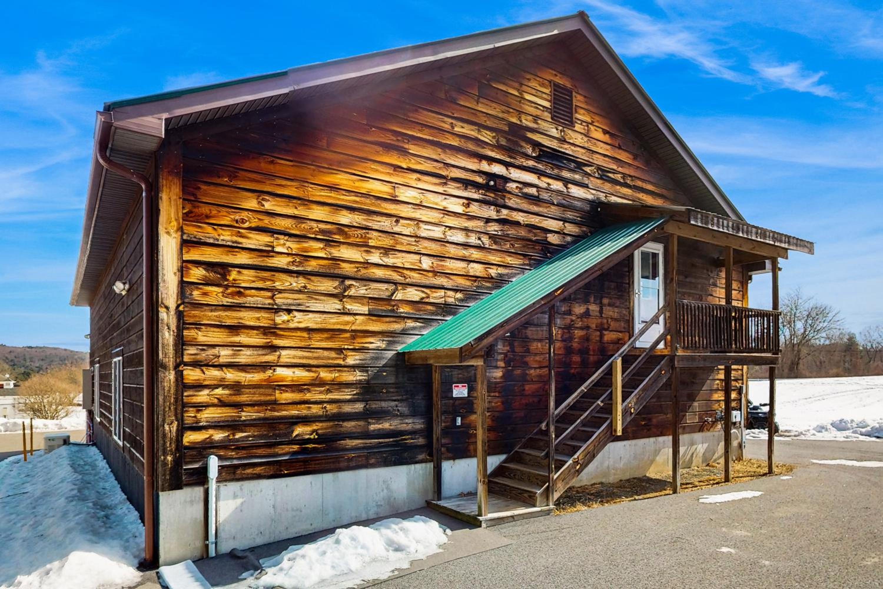 Close to Lake George! Couples Retreat with Pool