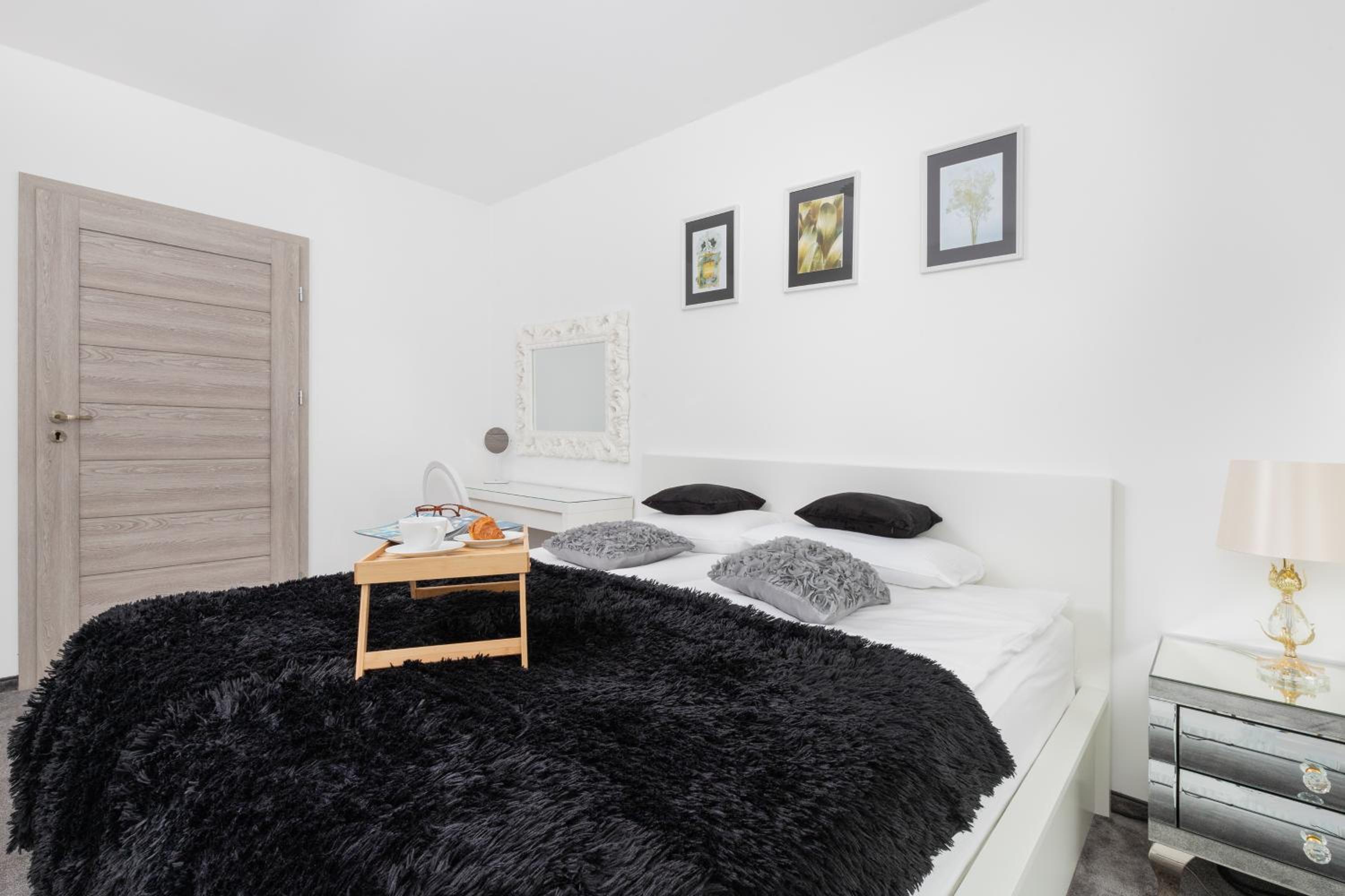 Flatbook Gdansk Old Town - Stylish 2-Bedroom Apartment with Parking