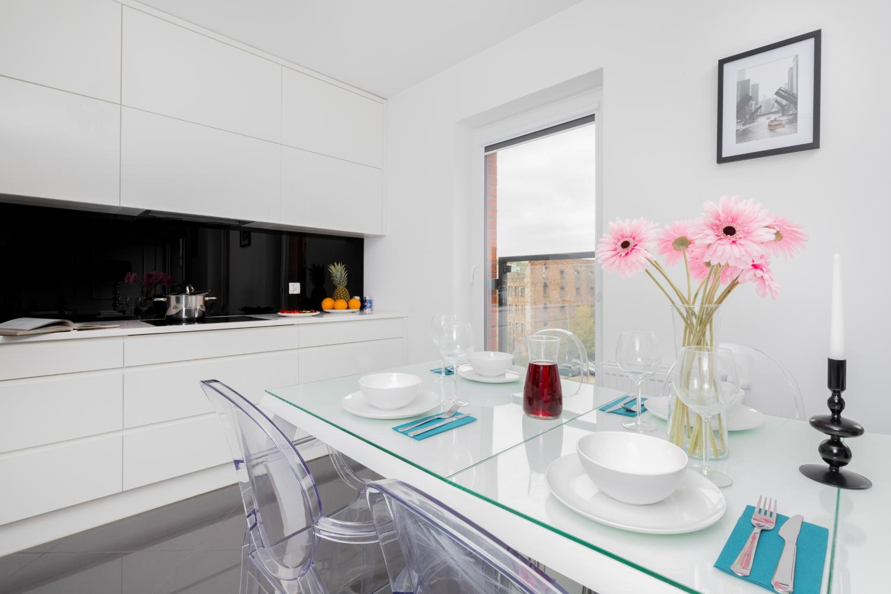 Flatbook Gdansk Old Town - Stylish 2-Bedroom Apartment with Parking