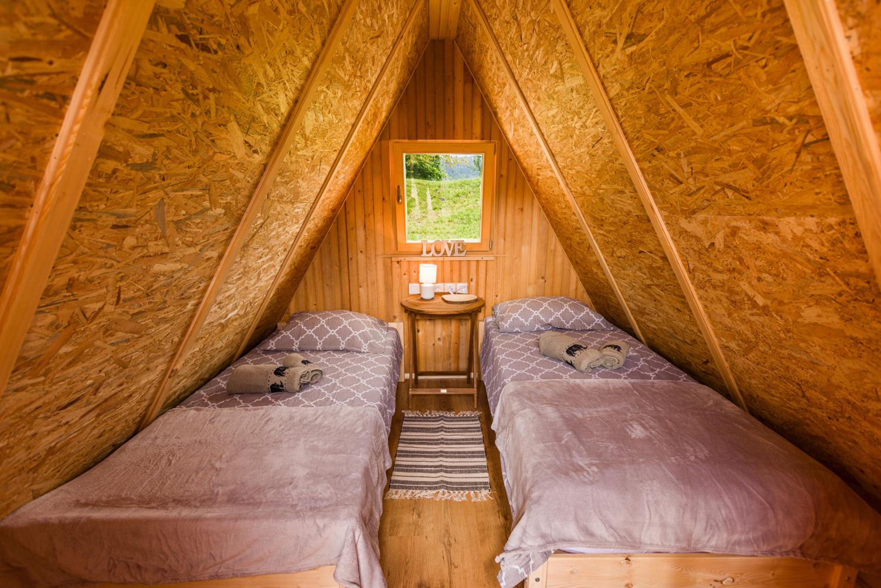 Komac Apartma & Glamping BLED