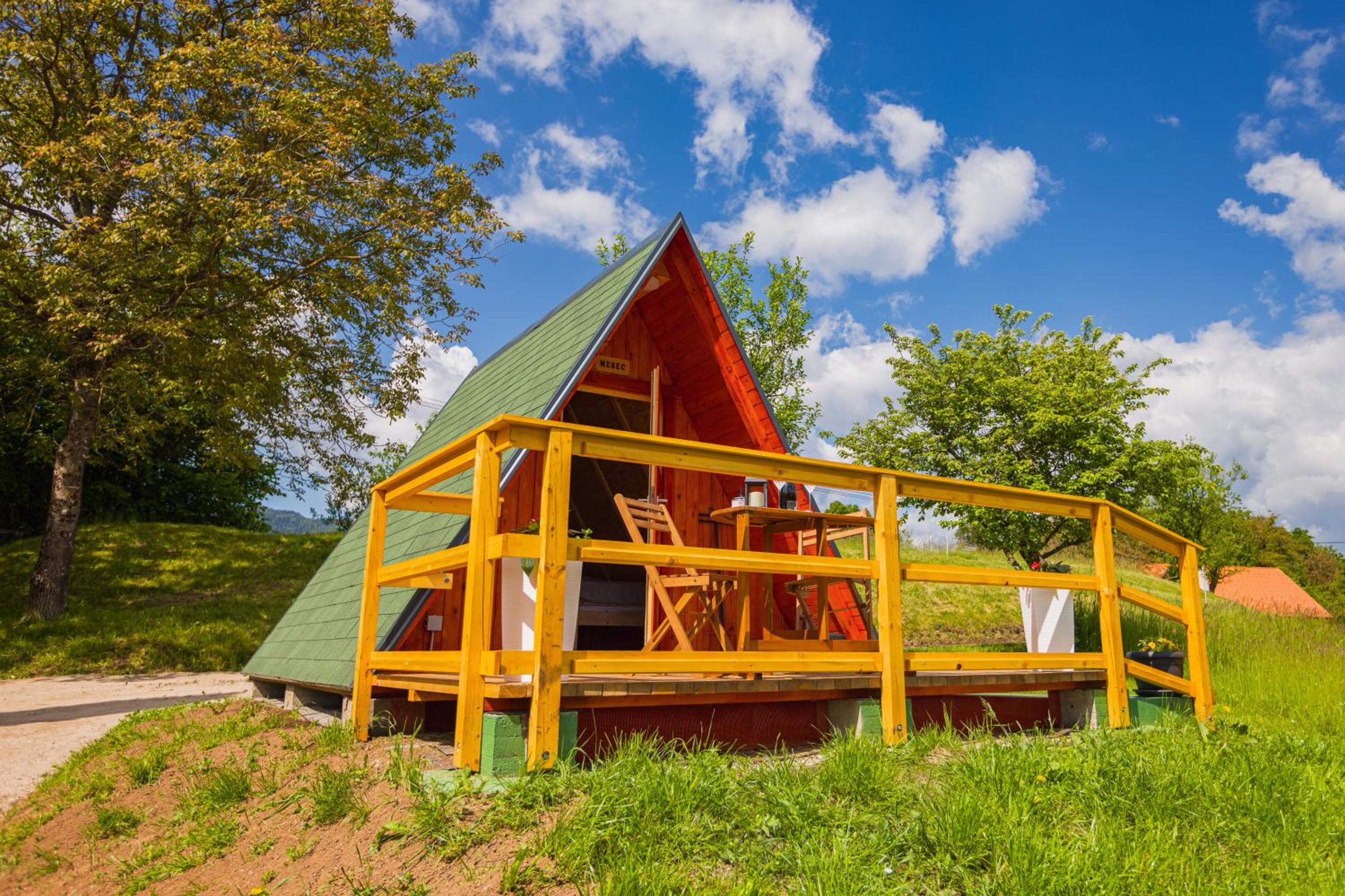 Komac Apartma & Glamping BLED
