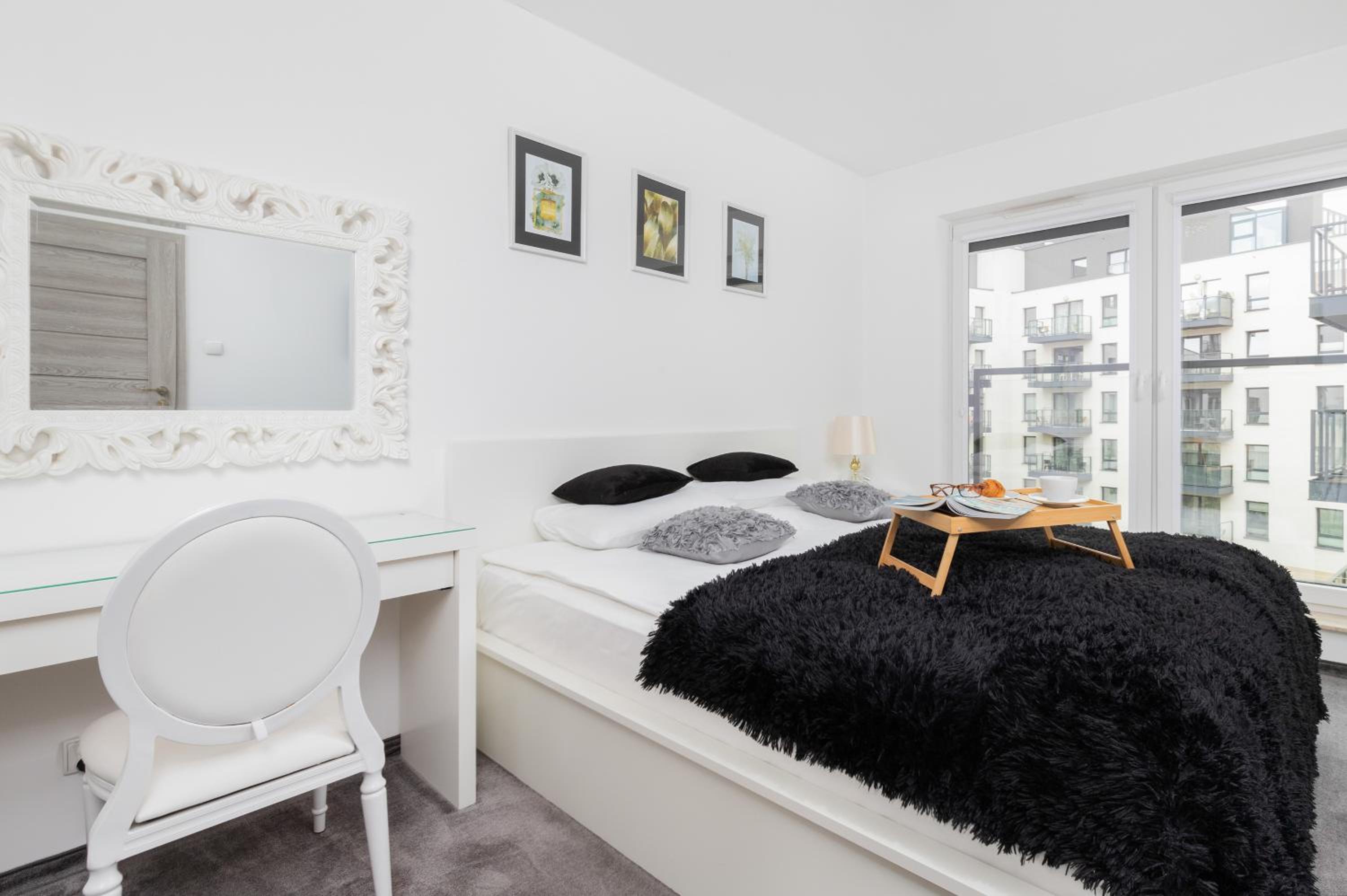 Flatbook Gdansk Old Town - Stylish 2-Bedroom Apartment with Parking