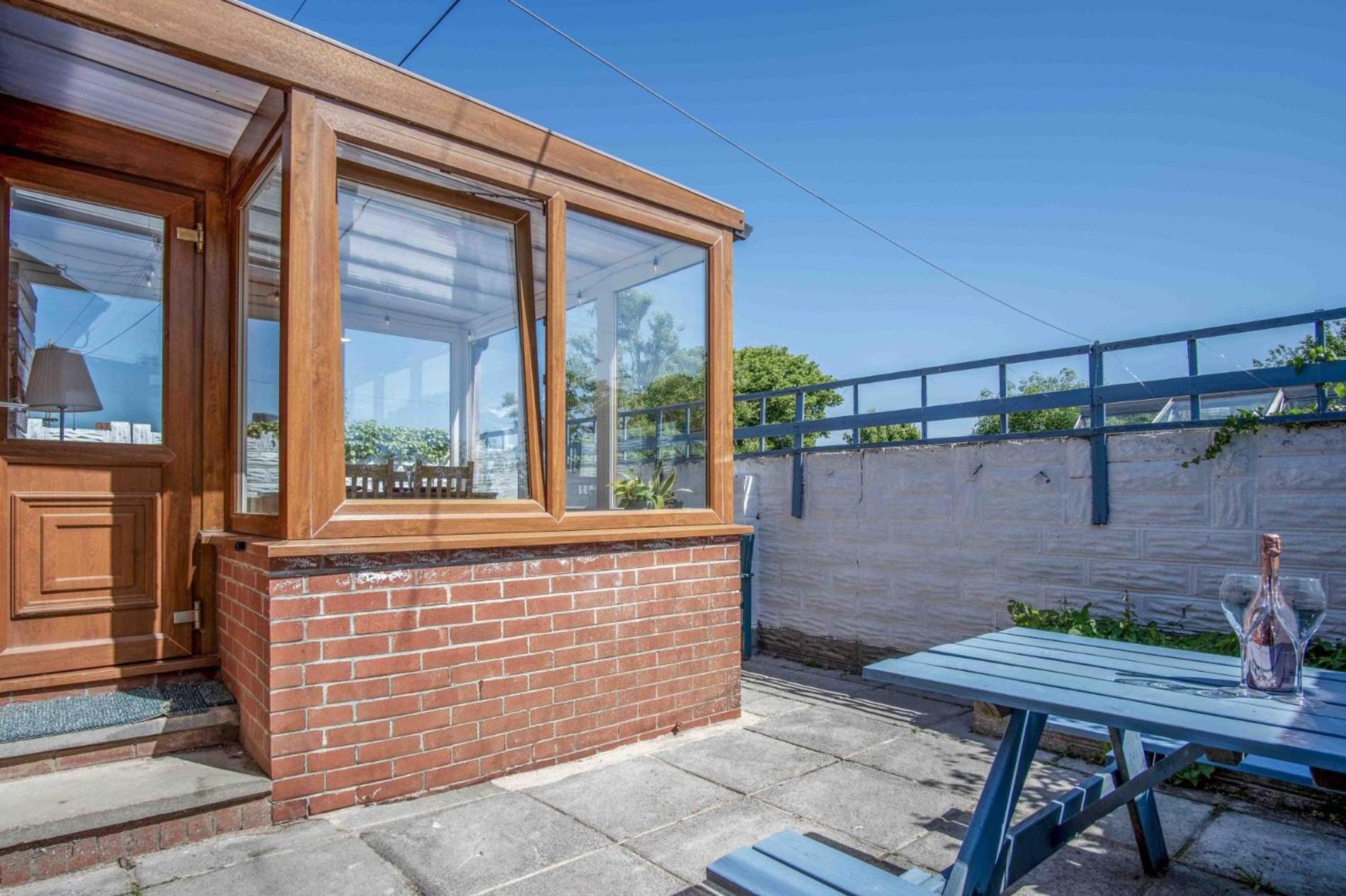 Cosy Cottage - 2 Bedroom Cottage - Mumbles