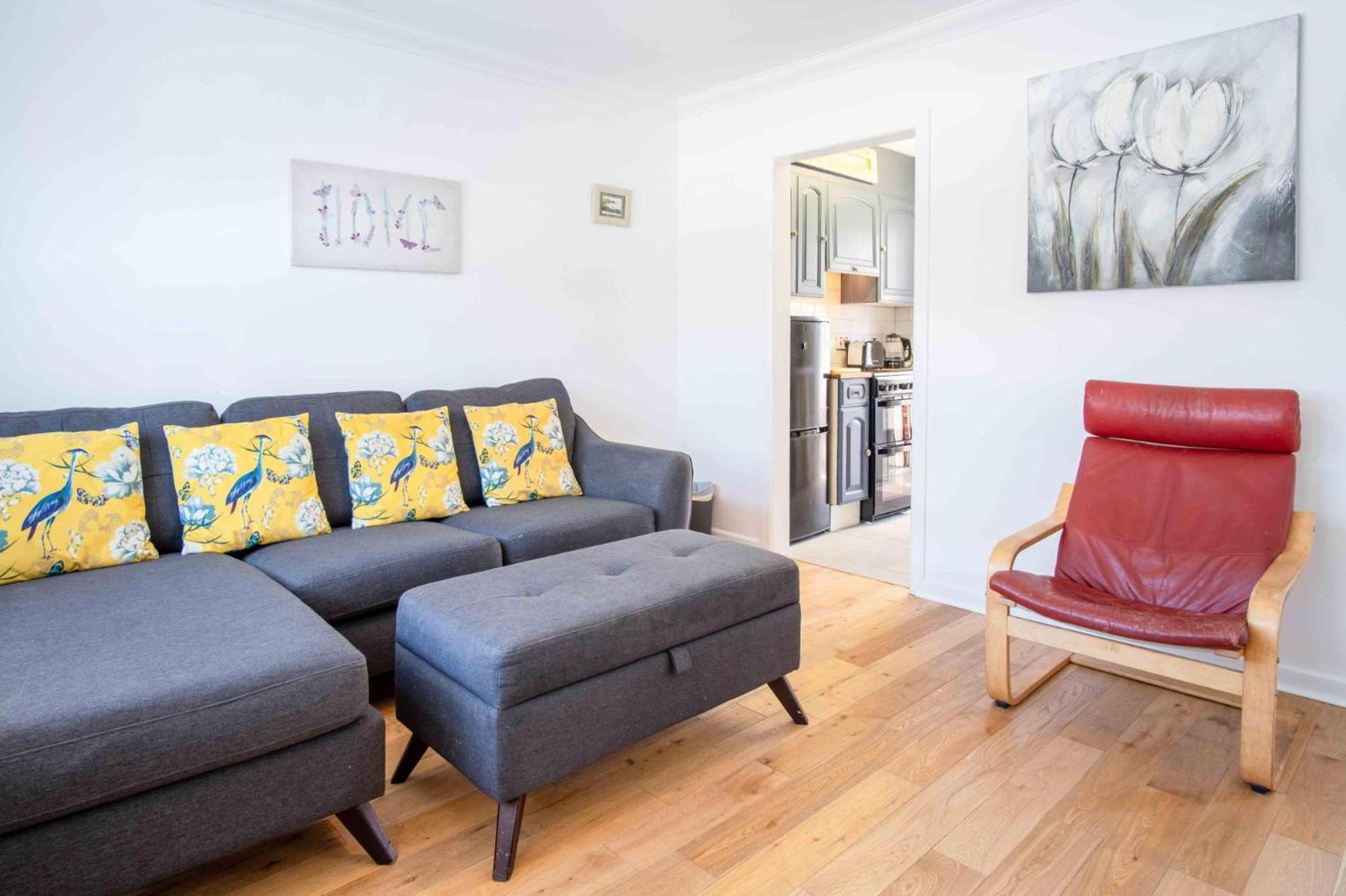 Cosy Cottage - 2 Bedroom Cottage - Mumbles
