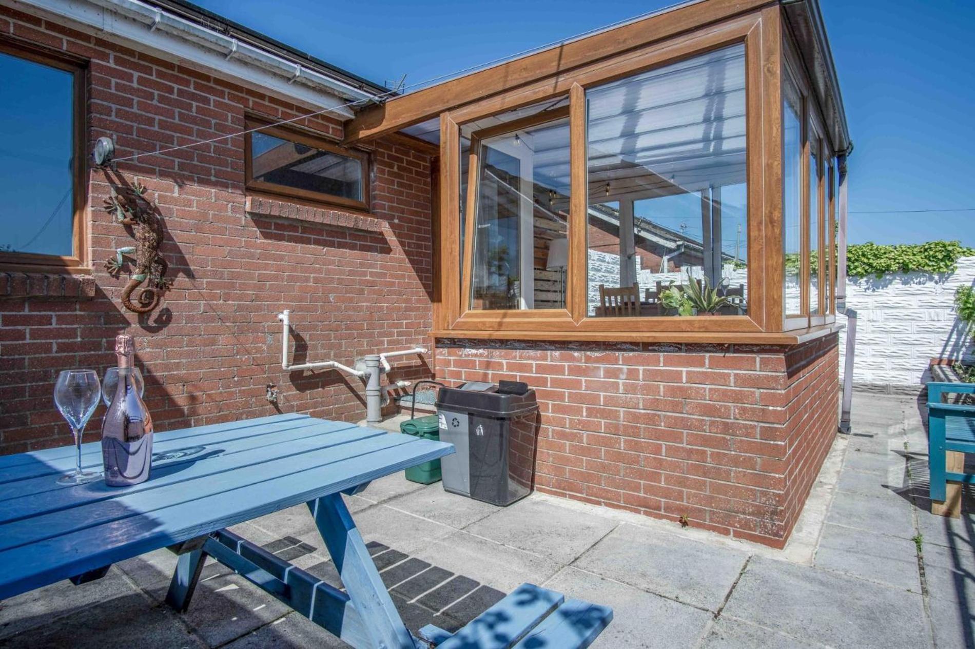 Cosy Cottage - 2 Bedroom Cottage - Mumbles