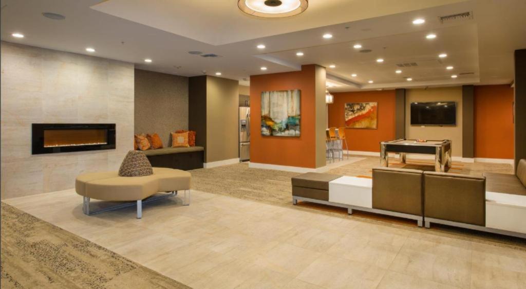 LALAs House- 1br with Free Parking, Pool and Sauna