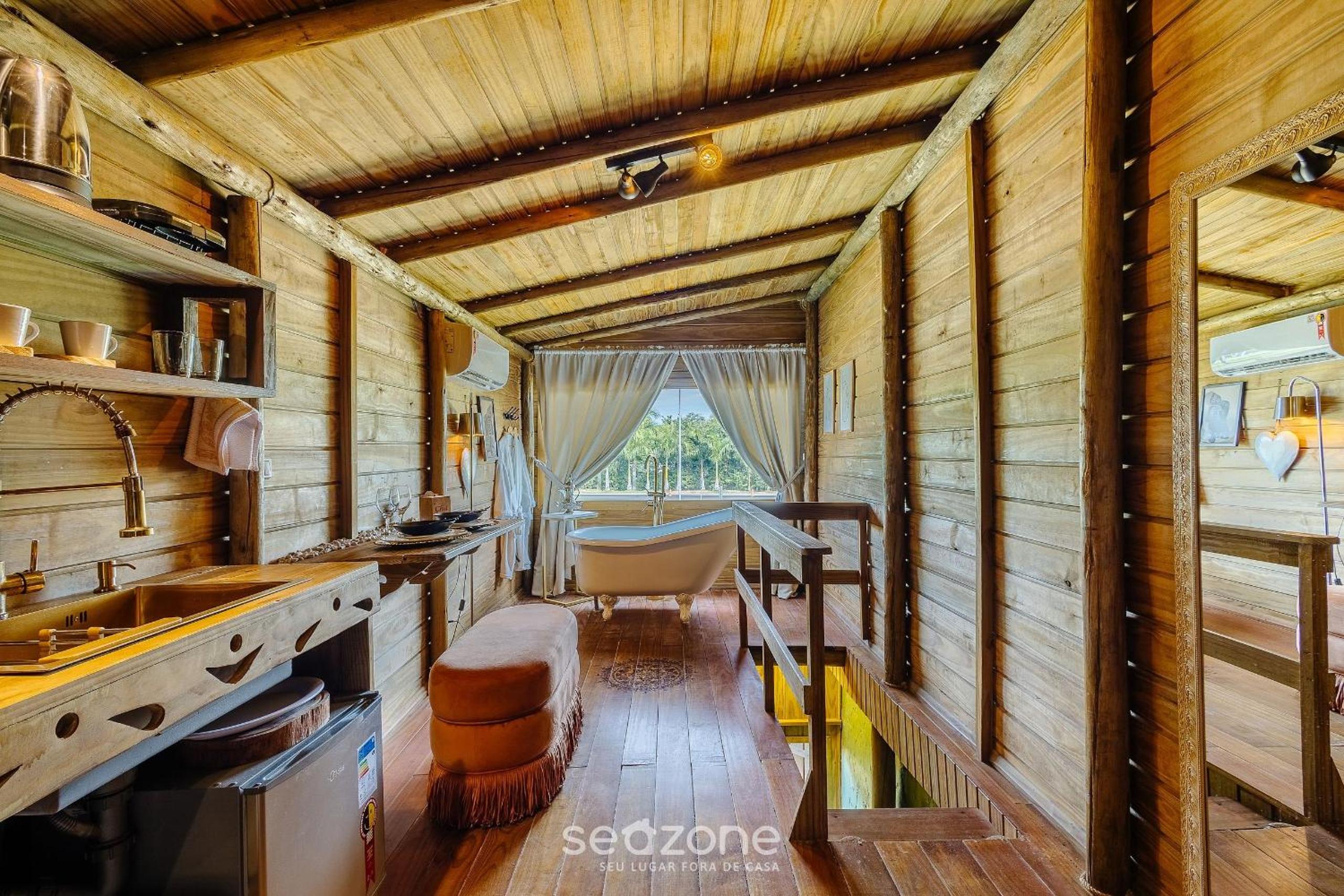 Fully equipped studios near Armação beach and Beto Carrero Park - TRS