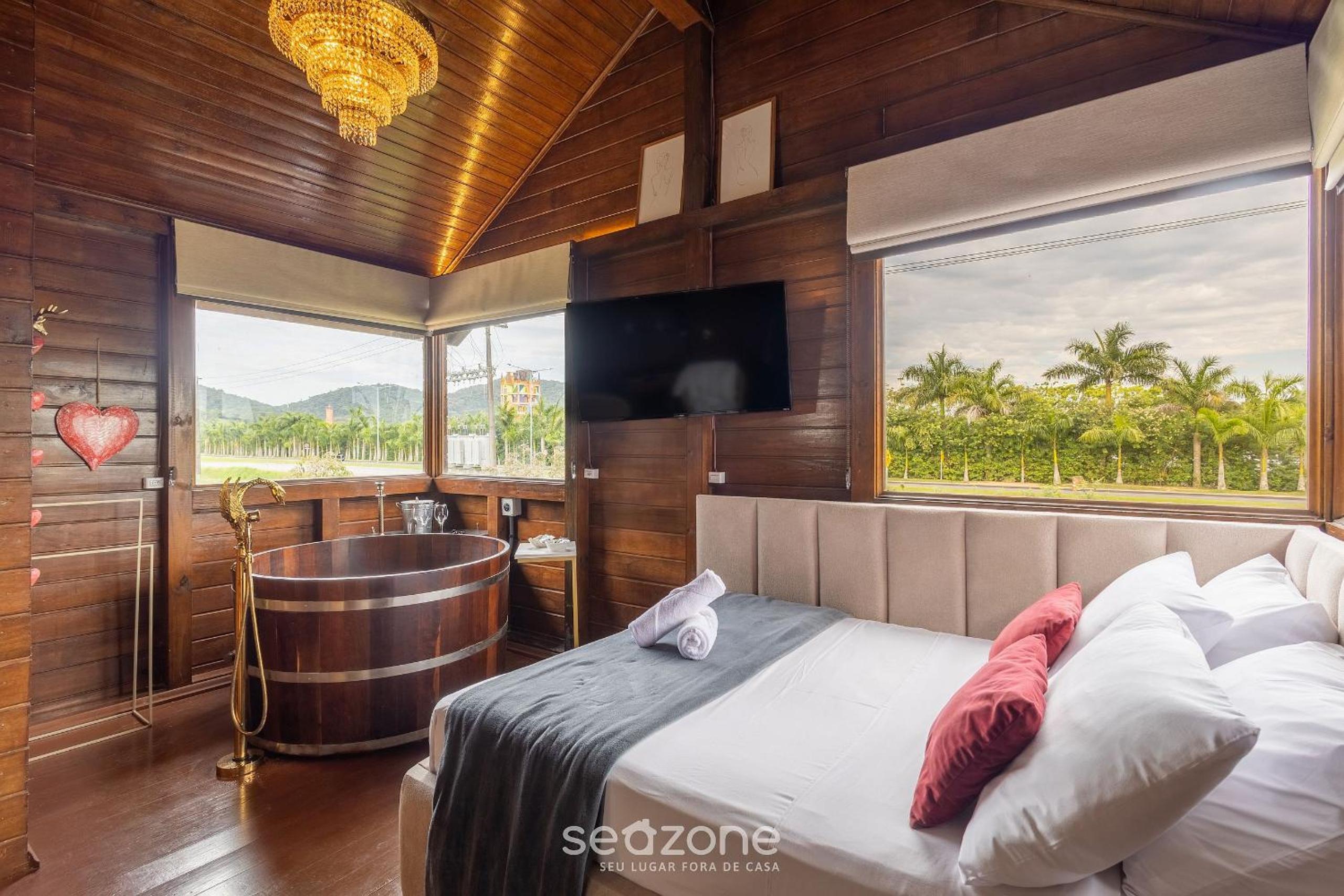 Fully equipped studios near Armação beach and Beto Carrero Park - TRS