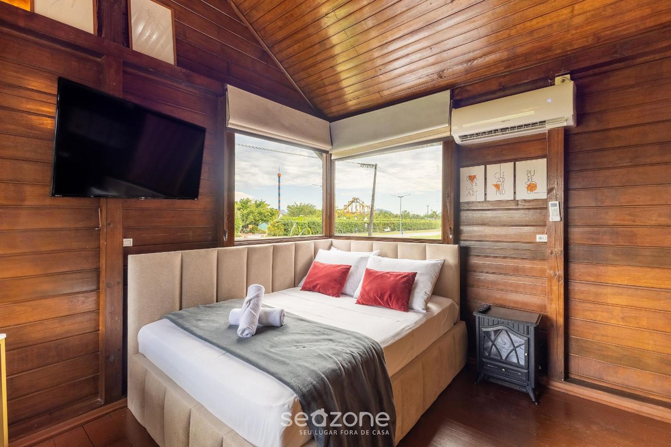 Fully equipped studios near Armação beach and Beto Carrero Park - TRS