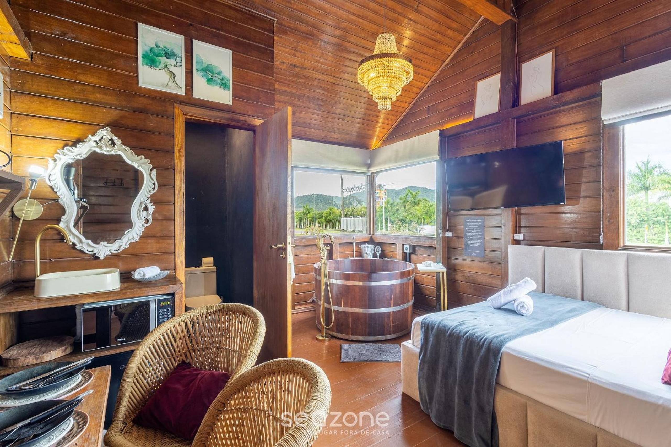 Fully equipped studios near Armação beach and Beto Carrero Park - TRS