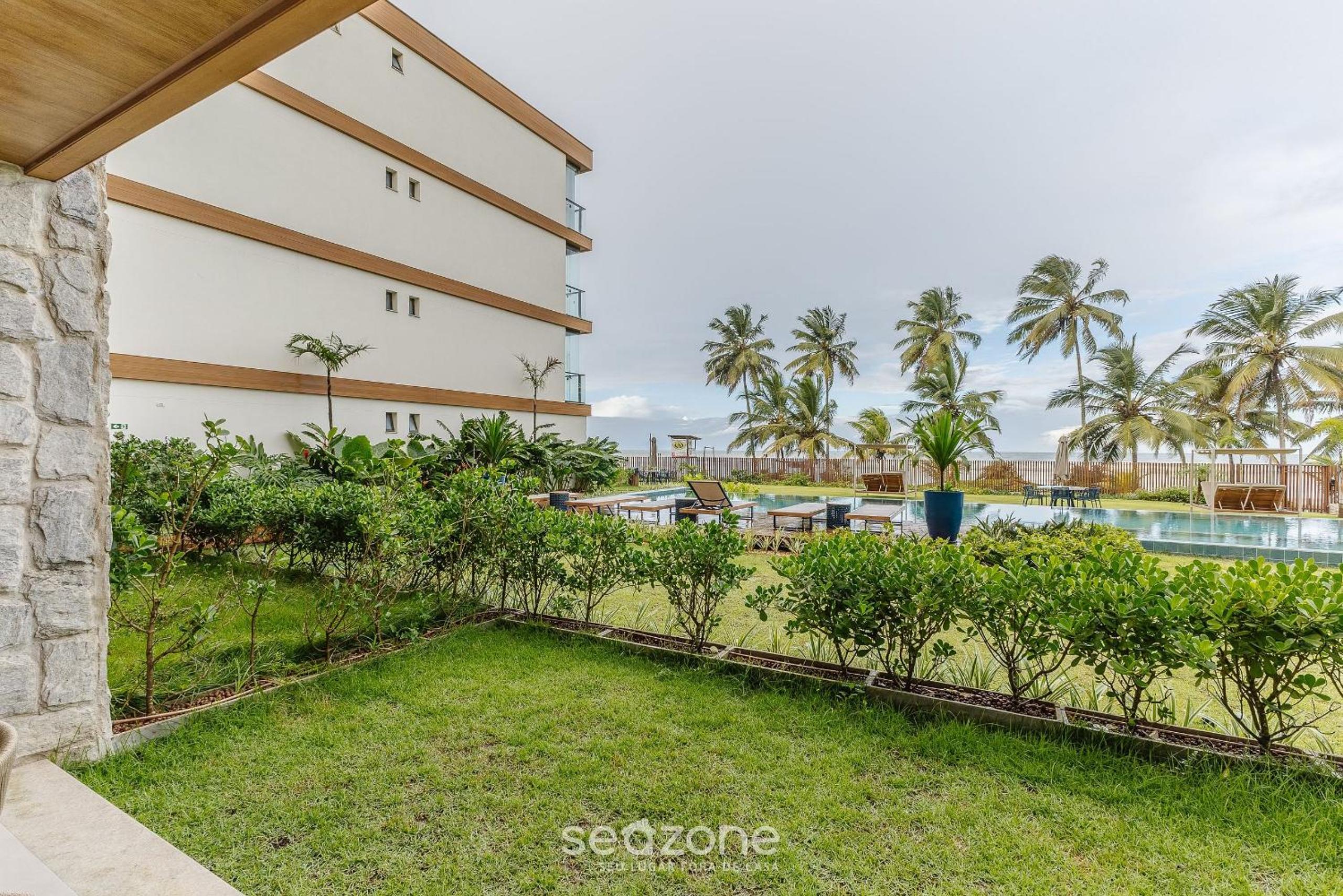 Apartments in a condo with pool on the beachfront in Ilhéus – PET