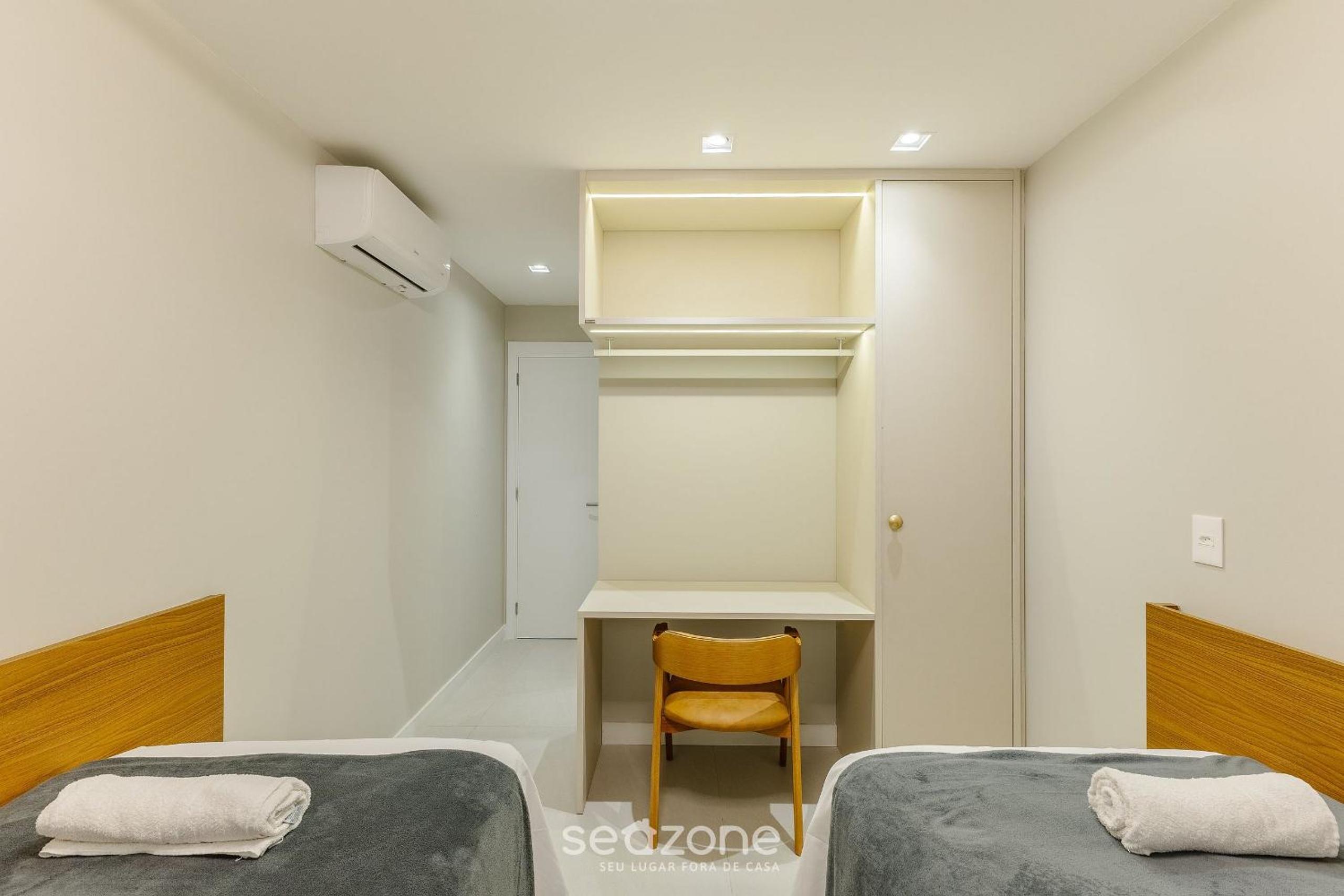 Apartments in a condo with pool on the beachfront in Ilhéus – PET