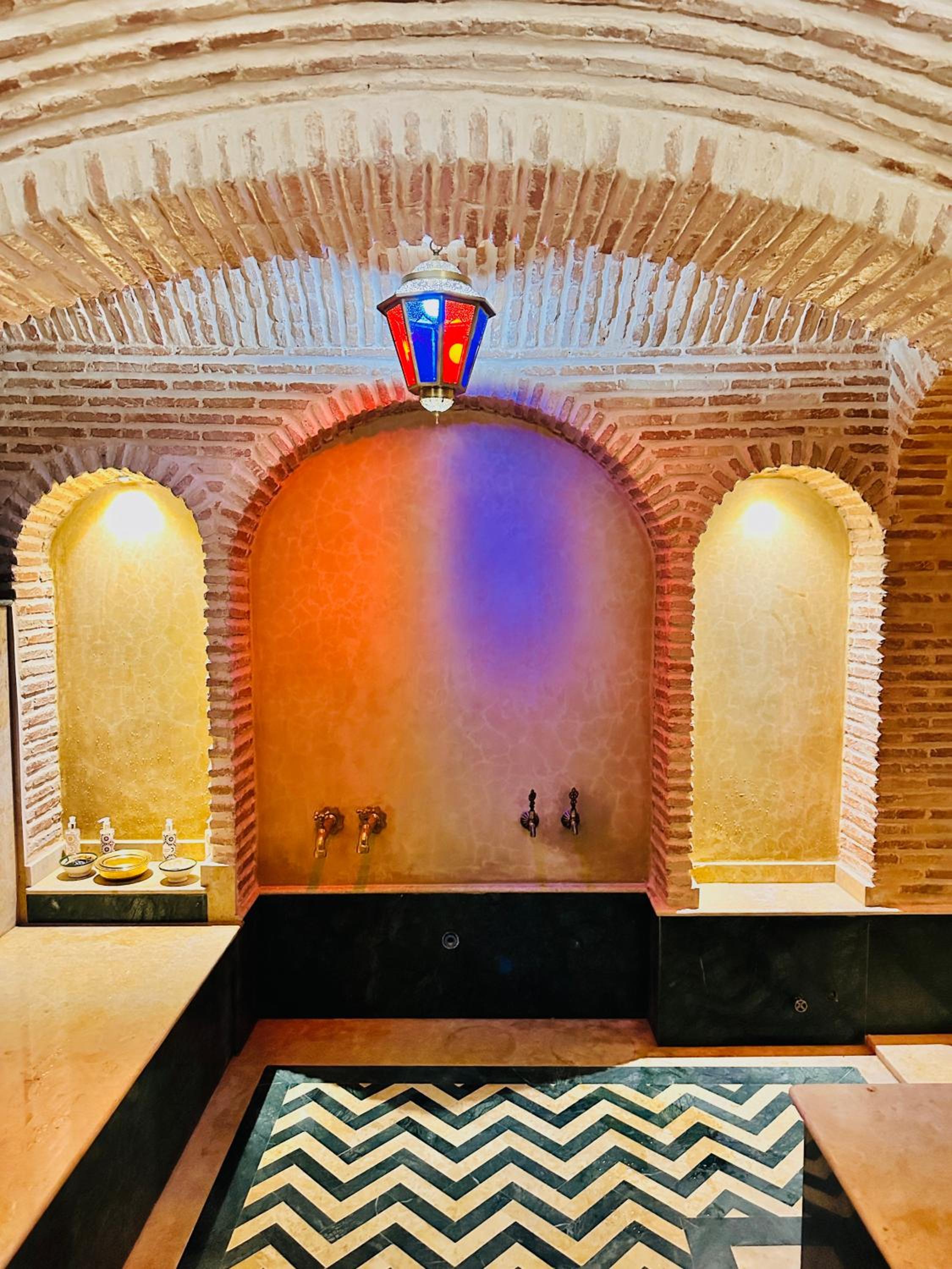 Riad Dar Al-Famila & Spa