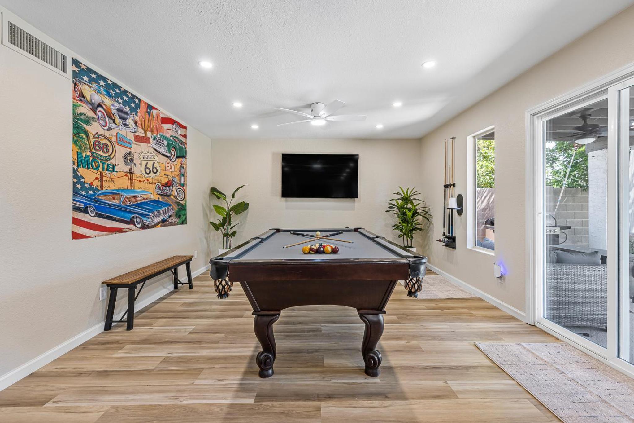 Sparkling Saltwater Pool - Spa - Firepit - WiFi - 4BR 3BA - Near Top Golf Courses