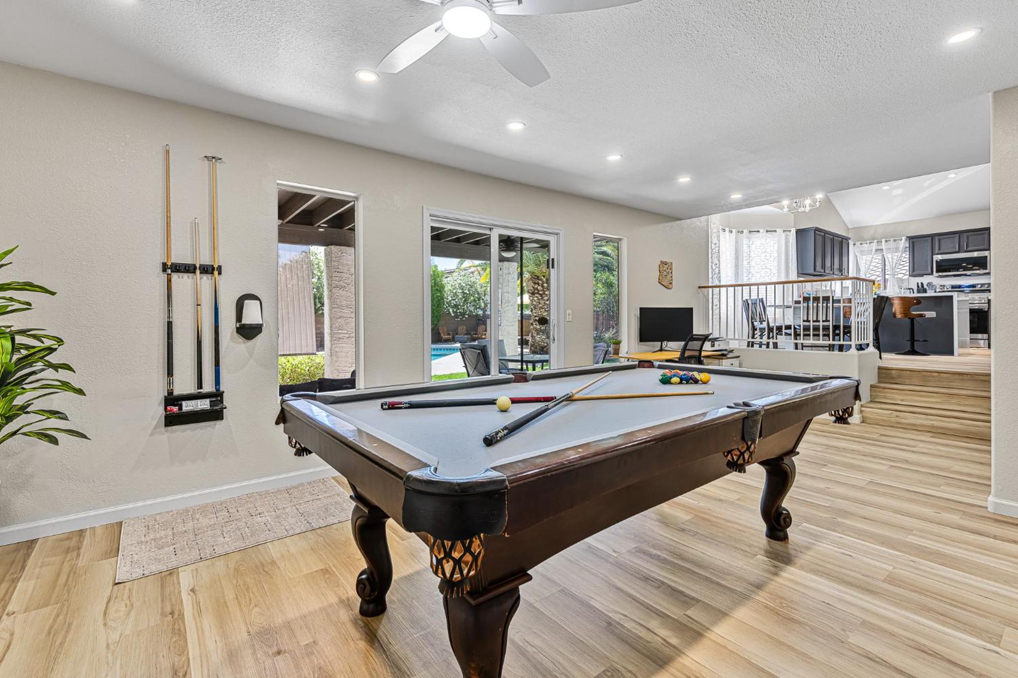 Sparkling Saltwater Pool - Spa - Firepit - WiFi - 4BR 3BA - Near Top Golf Courses