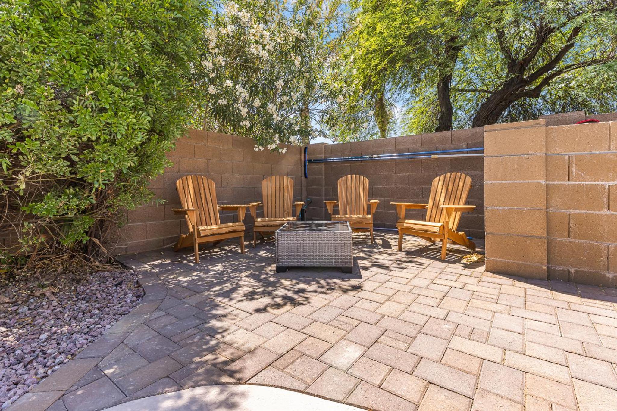 Sparkling Saltwater Pool - Spa - Firepit - WiFi - 4BR 3BA - Near Top Golf Courses