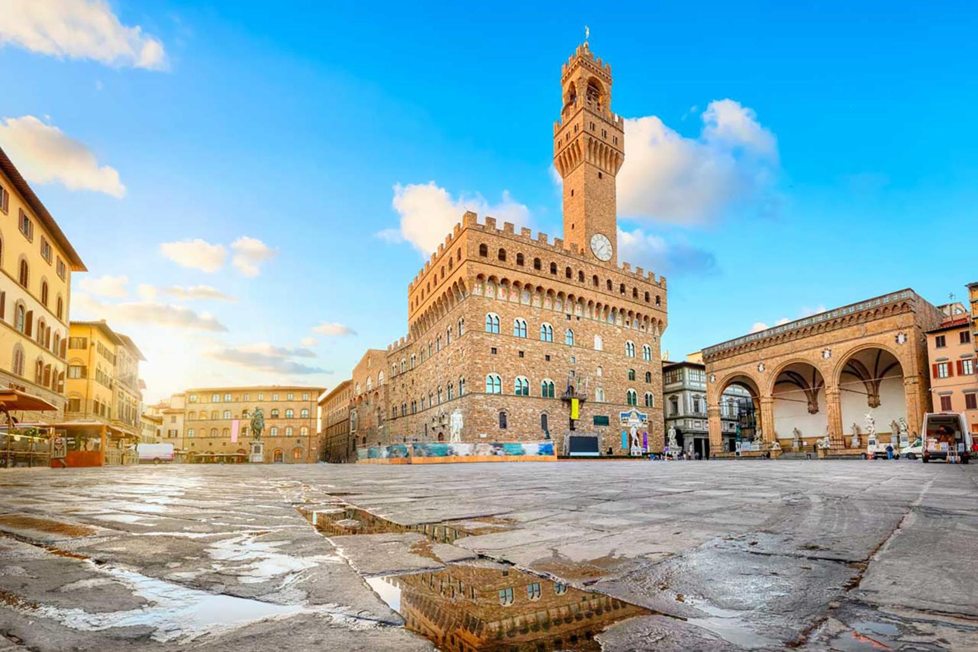 Spacious, Free private Parking, 2 bedrooms 2 bathrooms - Comfortable and Bright Apartment in Florence with Private Parking Garage - Just Few Minutes walkin