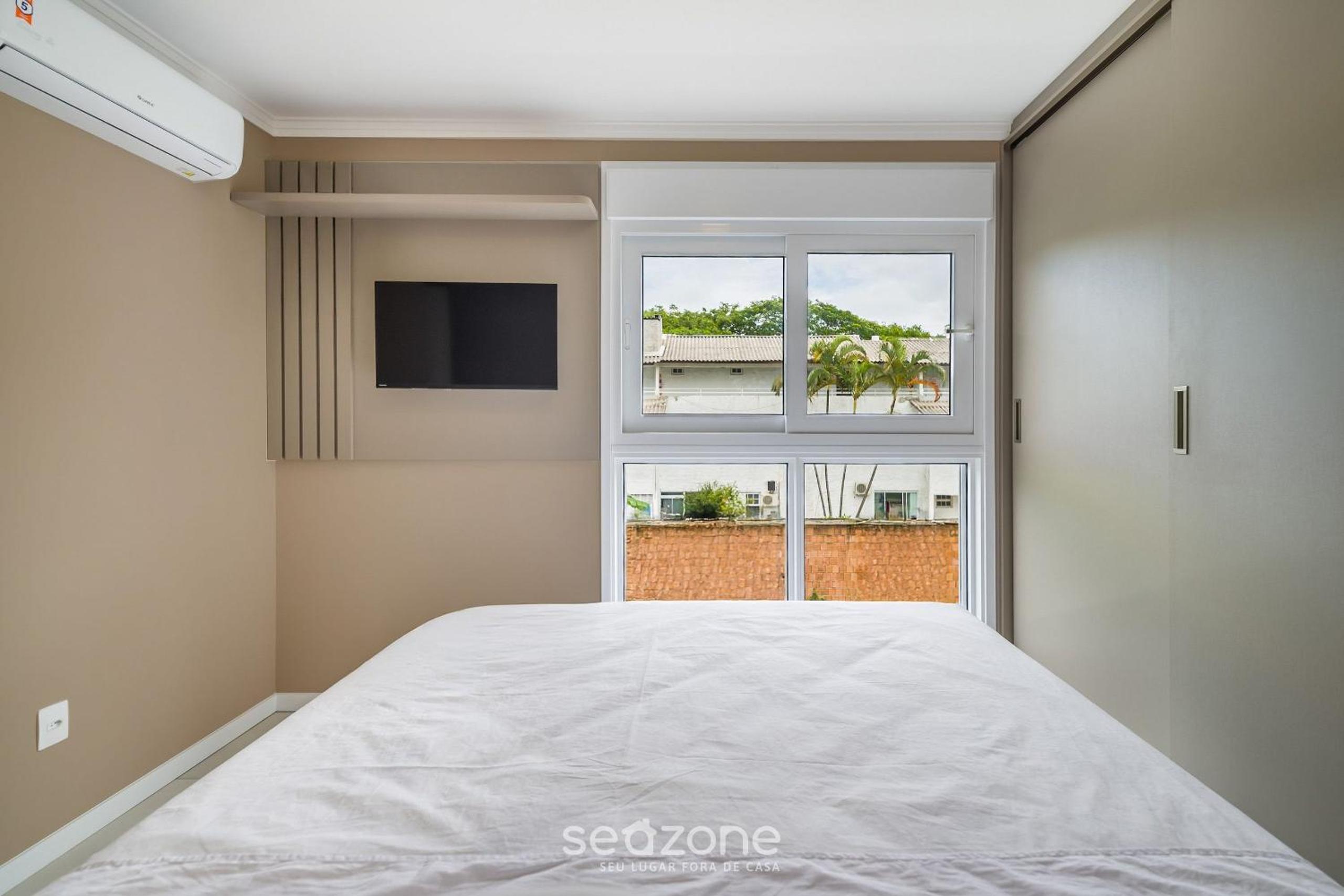 Apartment w/ barbecue 230m from the beach AYR0202