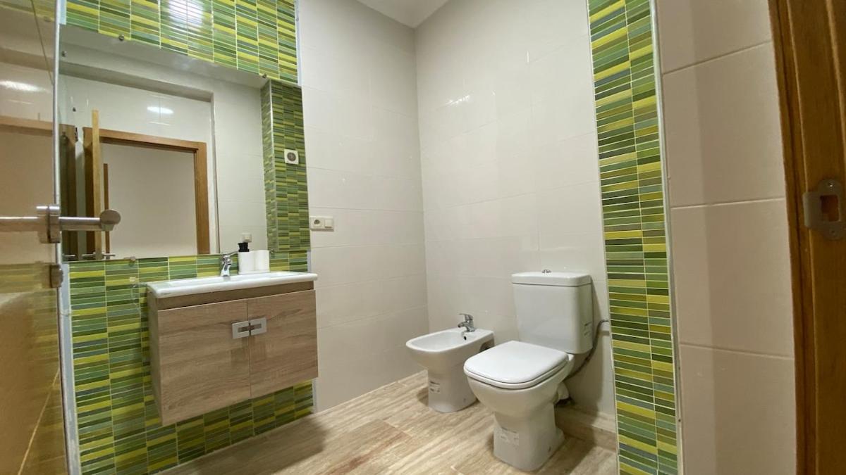Family Apartment 5 min to Corniche, 2 min to TGV