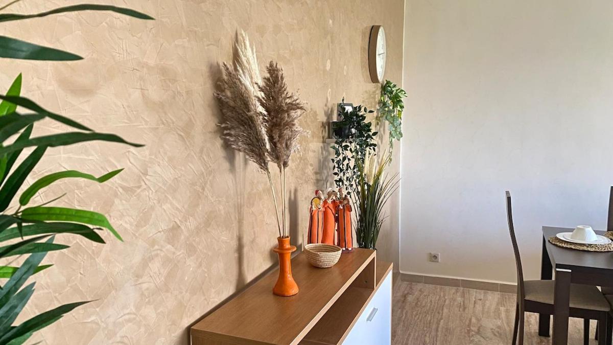 Family Apartment 5 min to Corniche, 2 min to TGV
